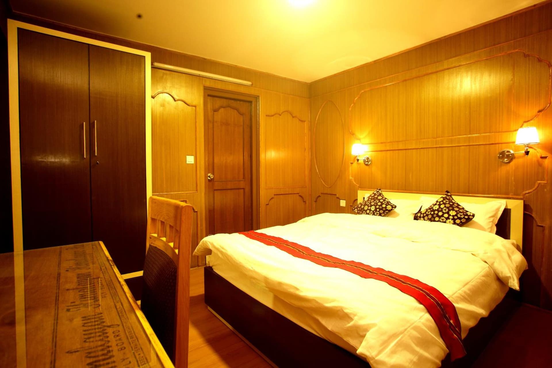 Nag Pukhu Guest House