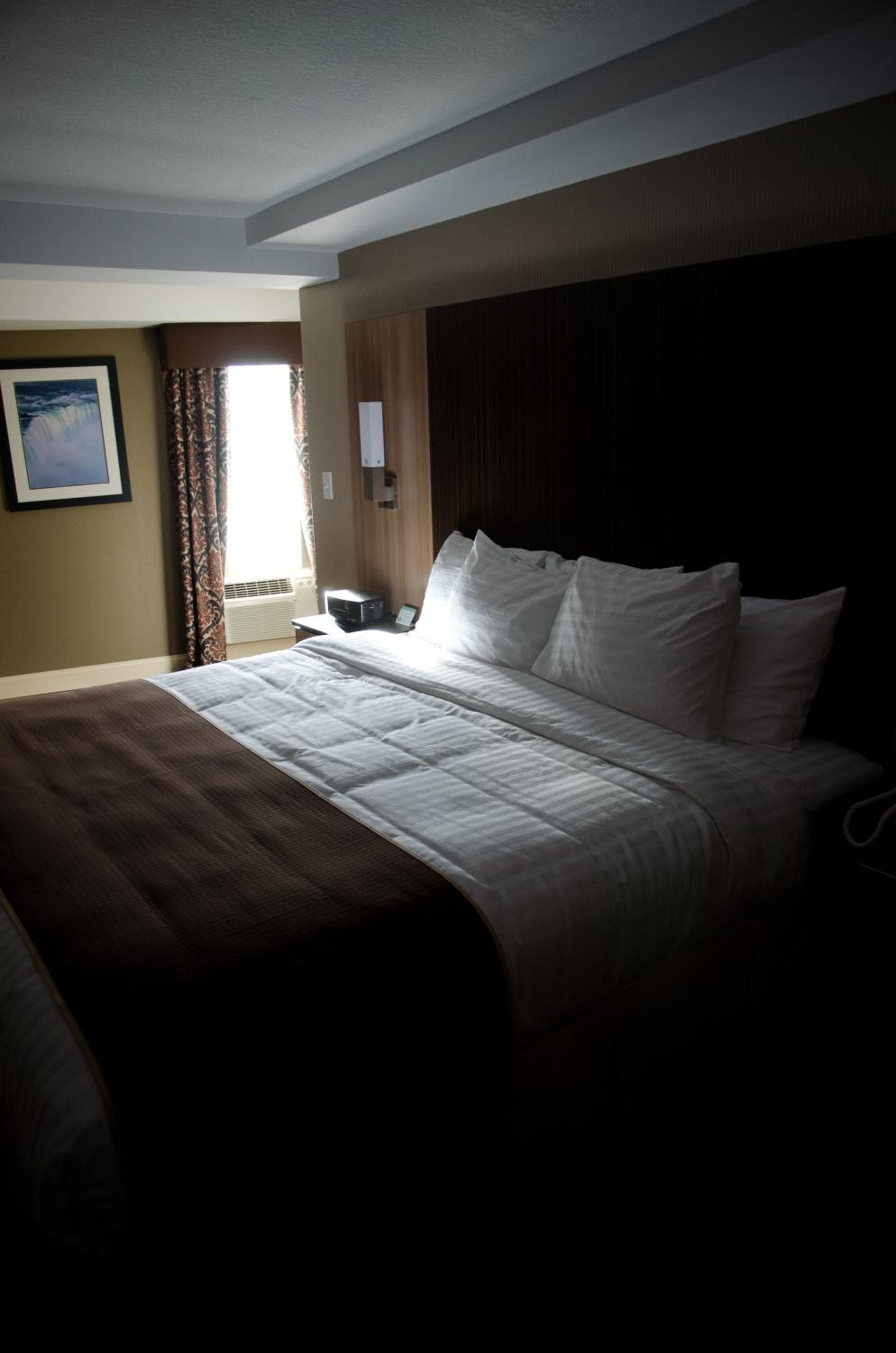 Aashram Hotel by Niagara River
