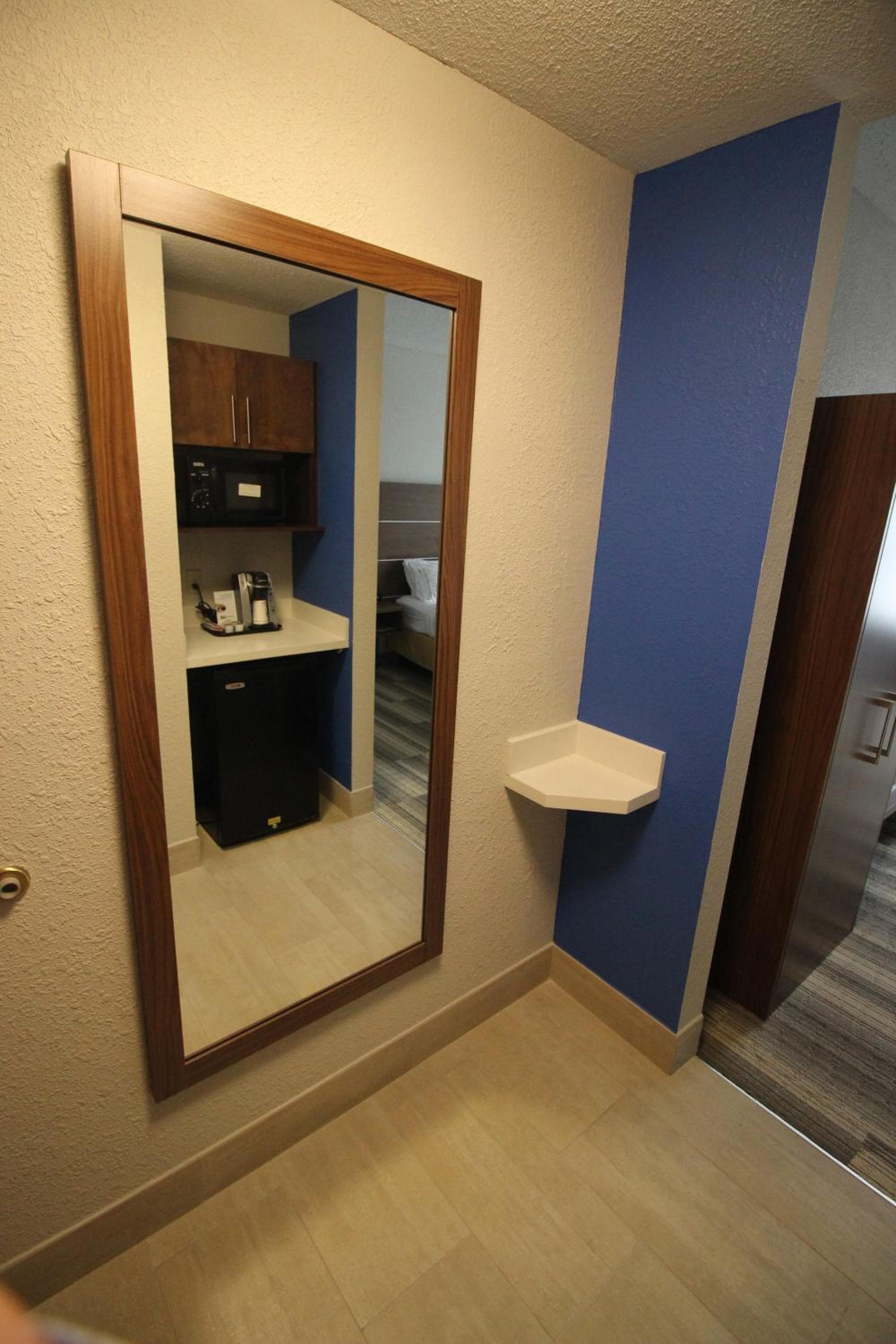Holiday Inn Express & Suites Houston - Memorial Park Area by IHG