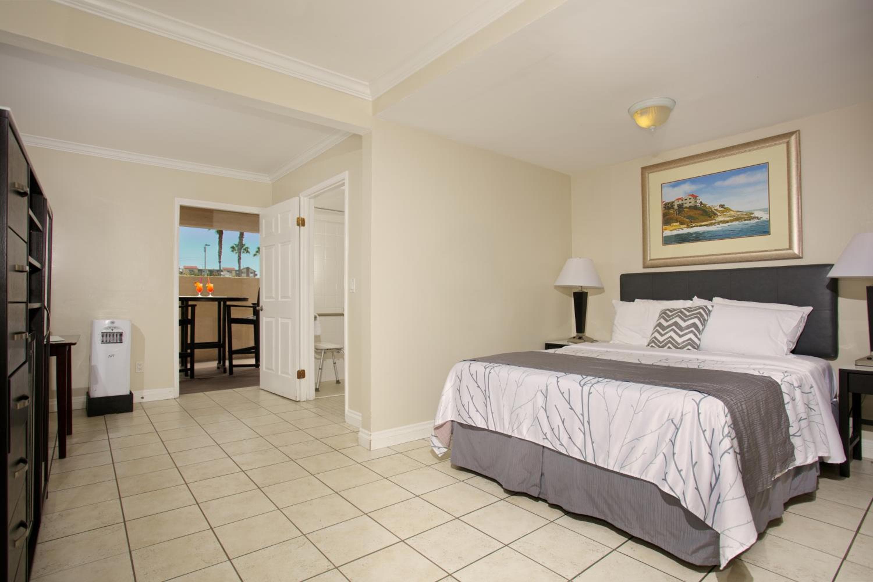 Ocean Beach Hotel