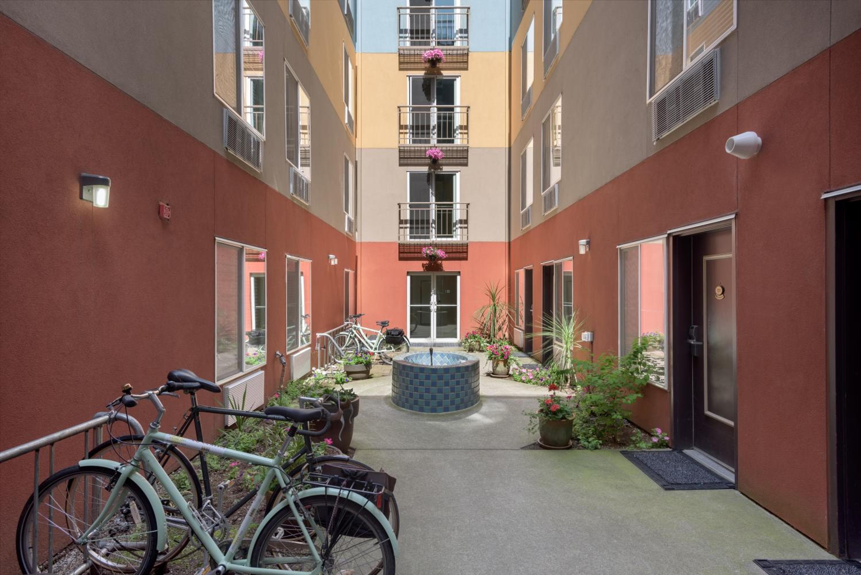 Belltown Inn