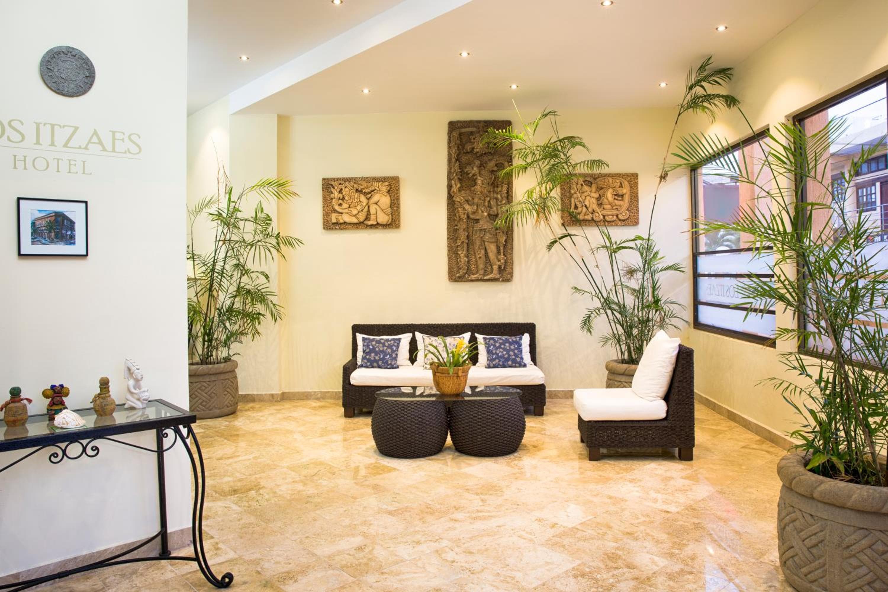 Hotel Los Itzaes by 5th av