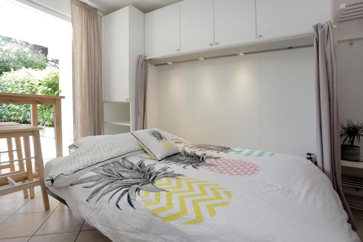 Beautiful studio close to beach private parking