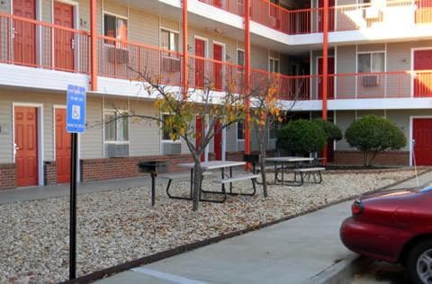 Stay Inn & Suites - Stockbridge