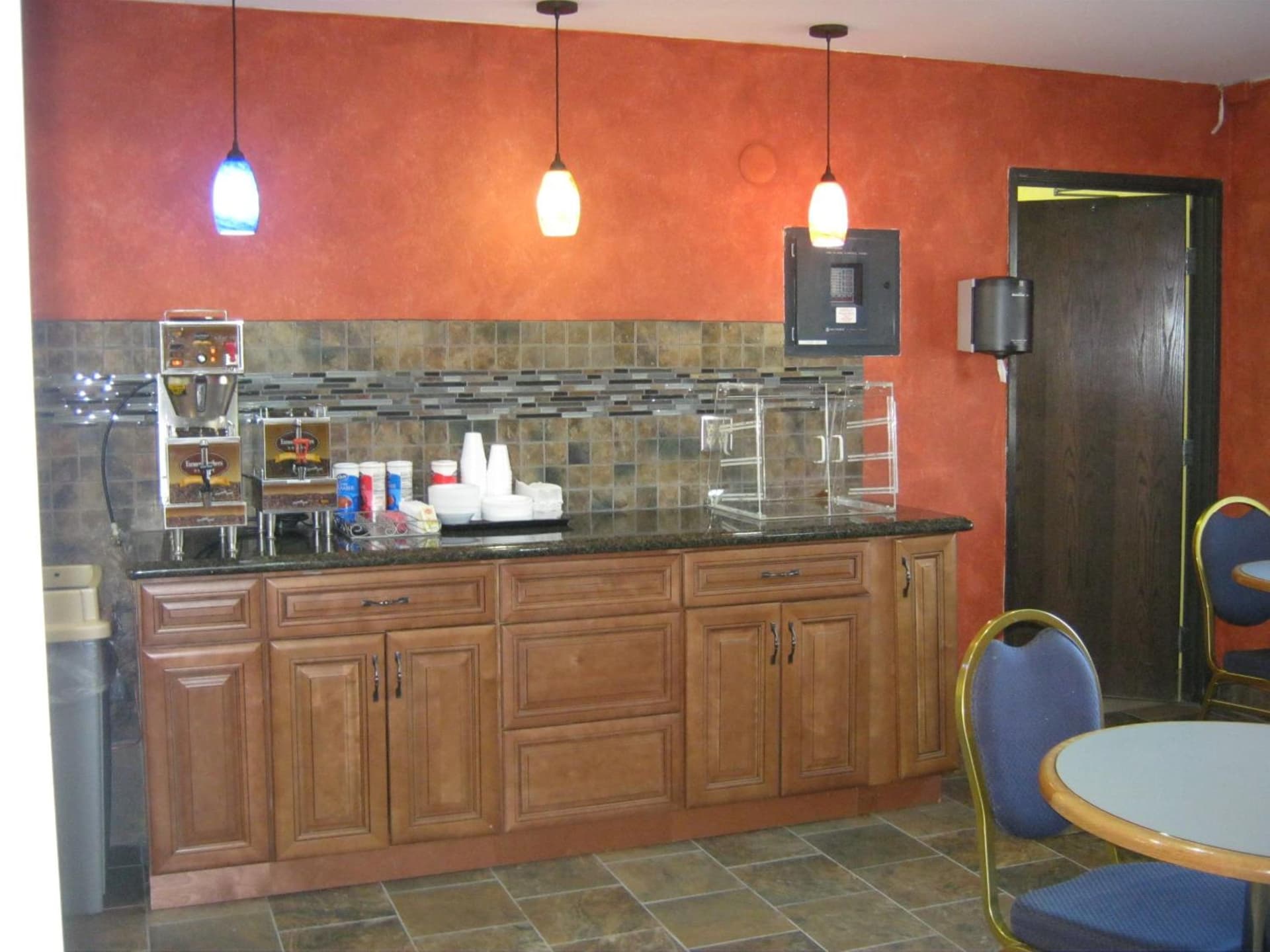Burnsville Inn & Suites