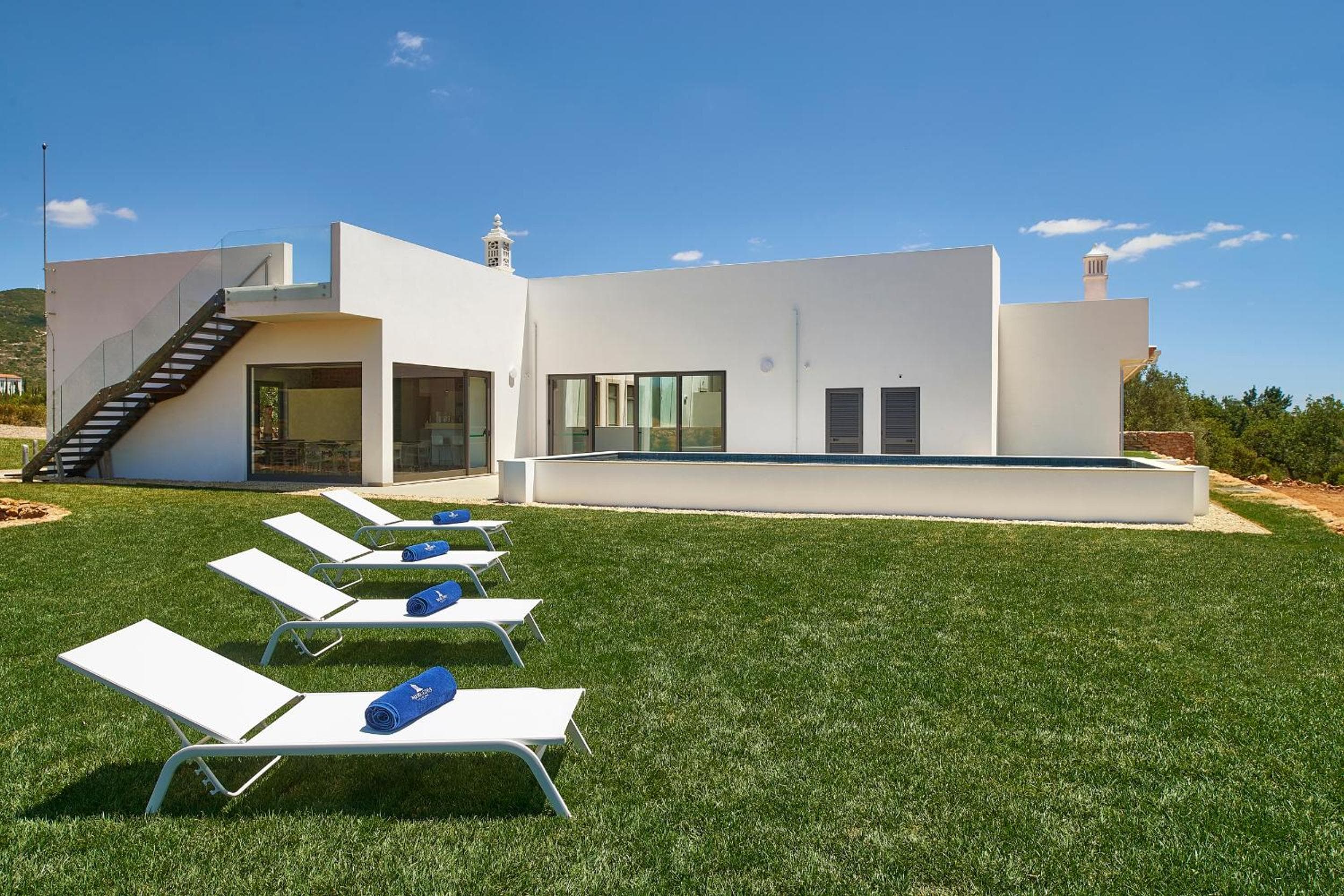 Mercedes Country House