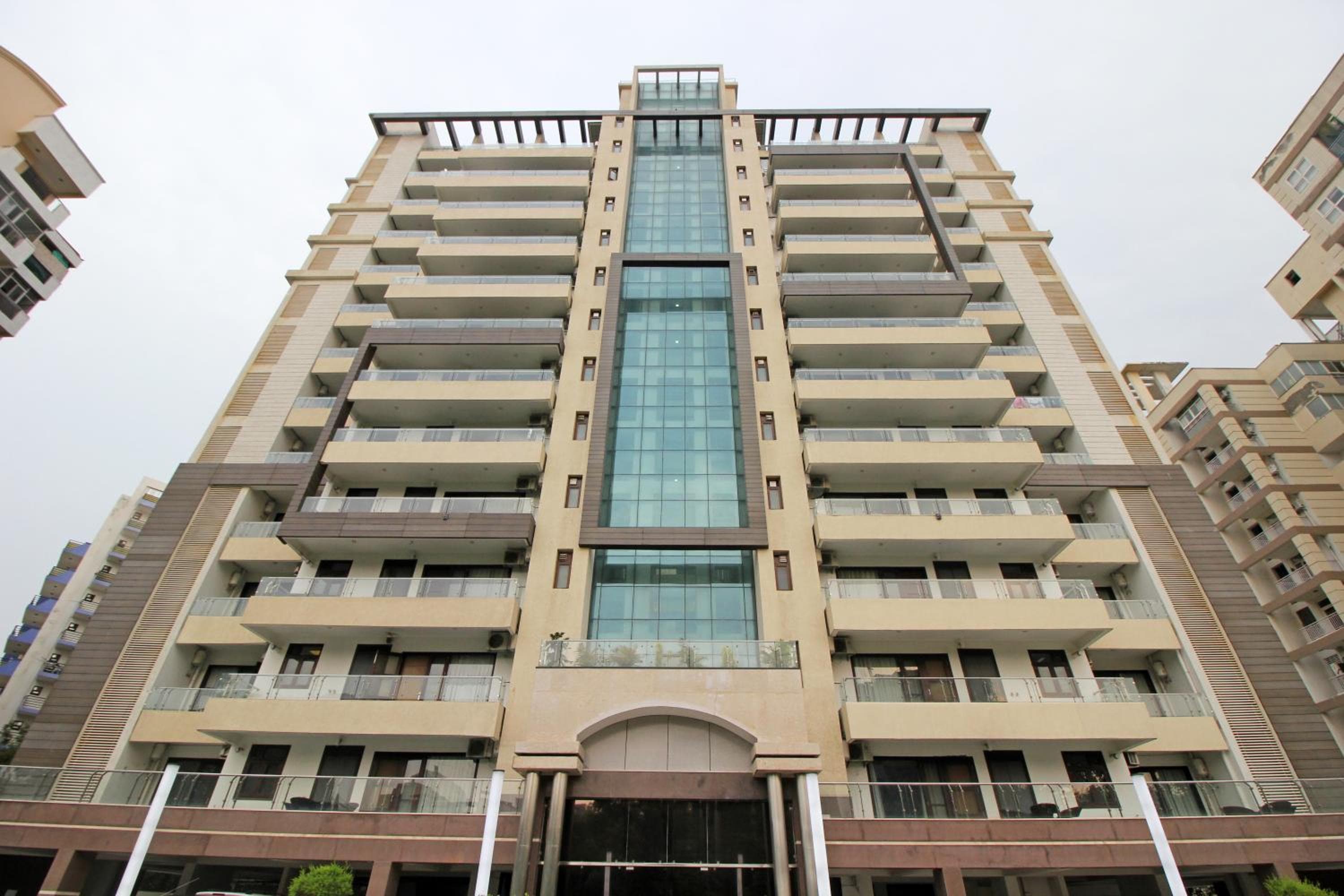 Gazebo Inn & Suites Medanta