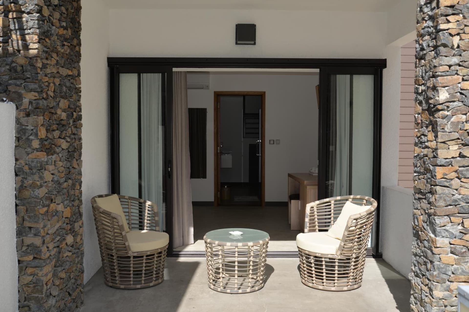 Toparadis Guest House