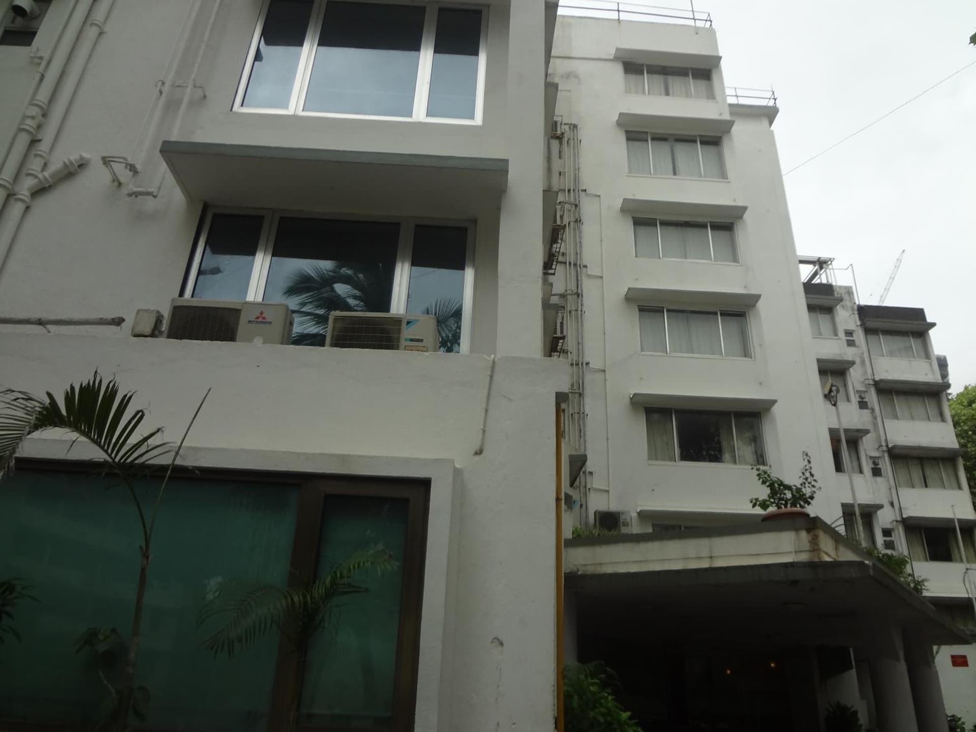 Hiltop Hotel