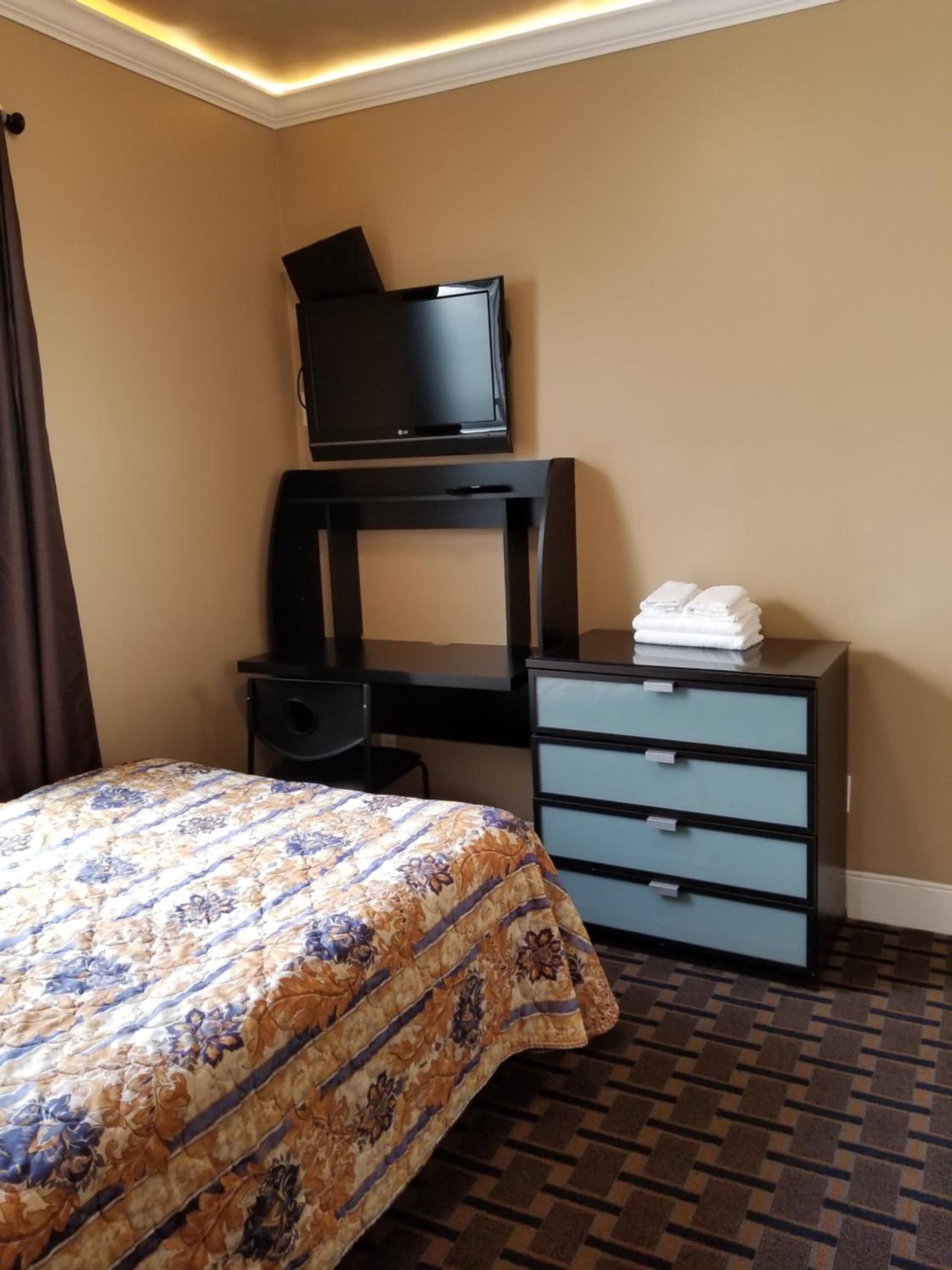 Twin Peaks Hotel