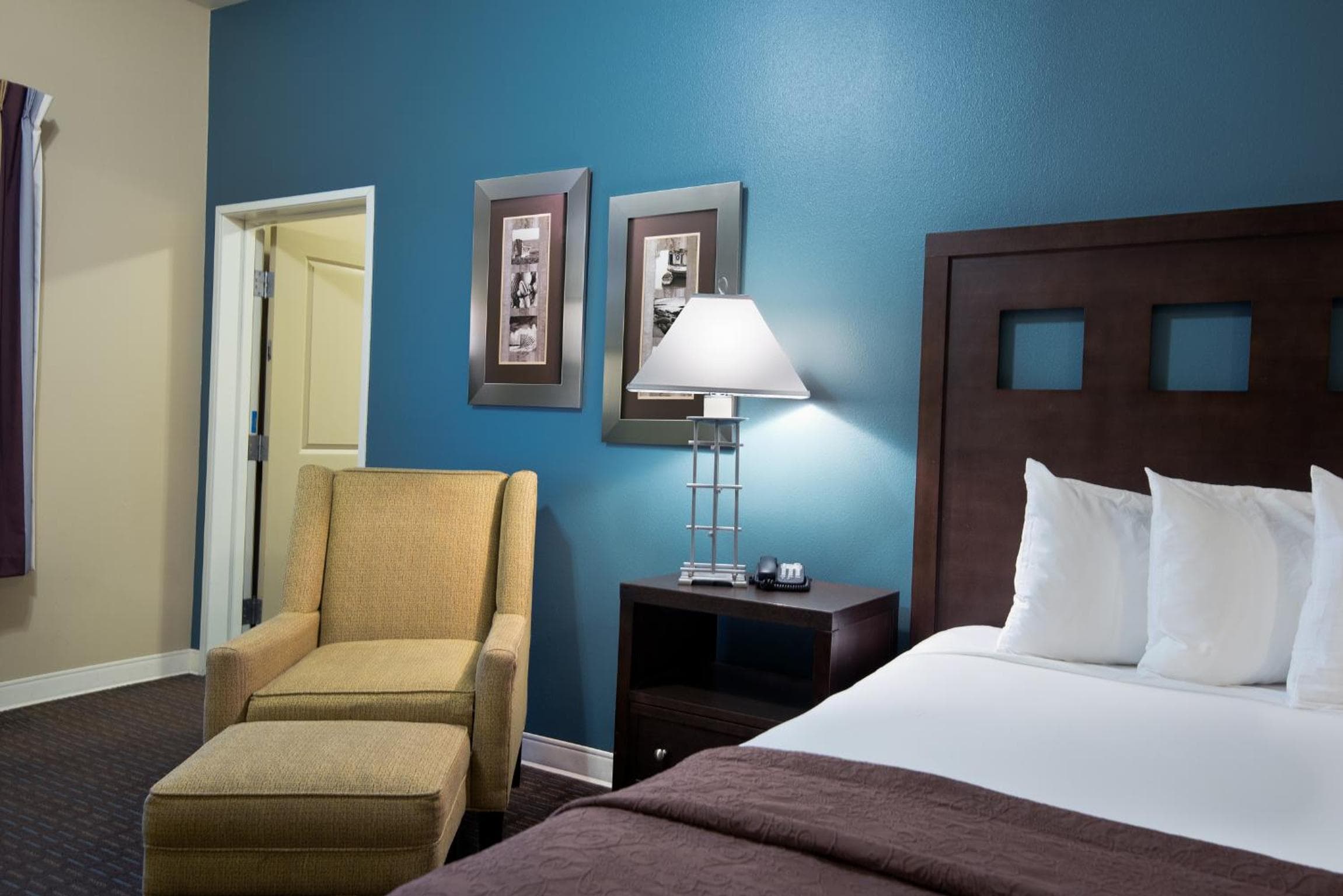 Oxford Suites Silverdale