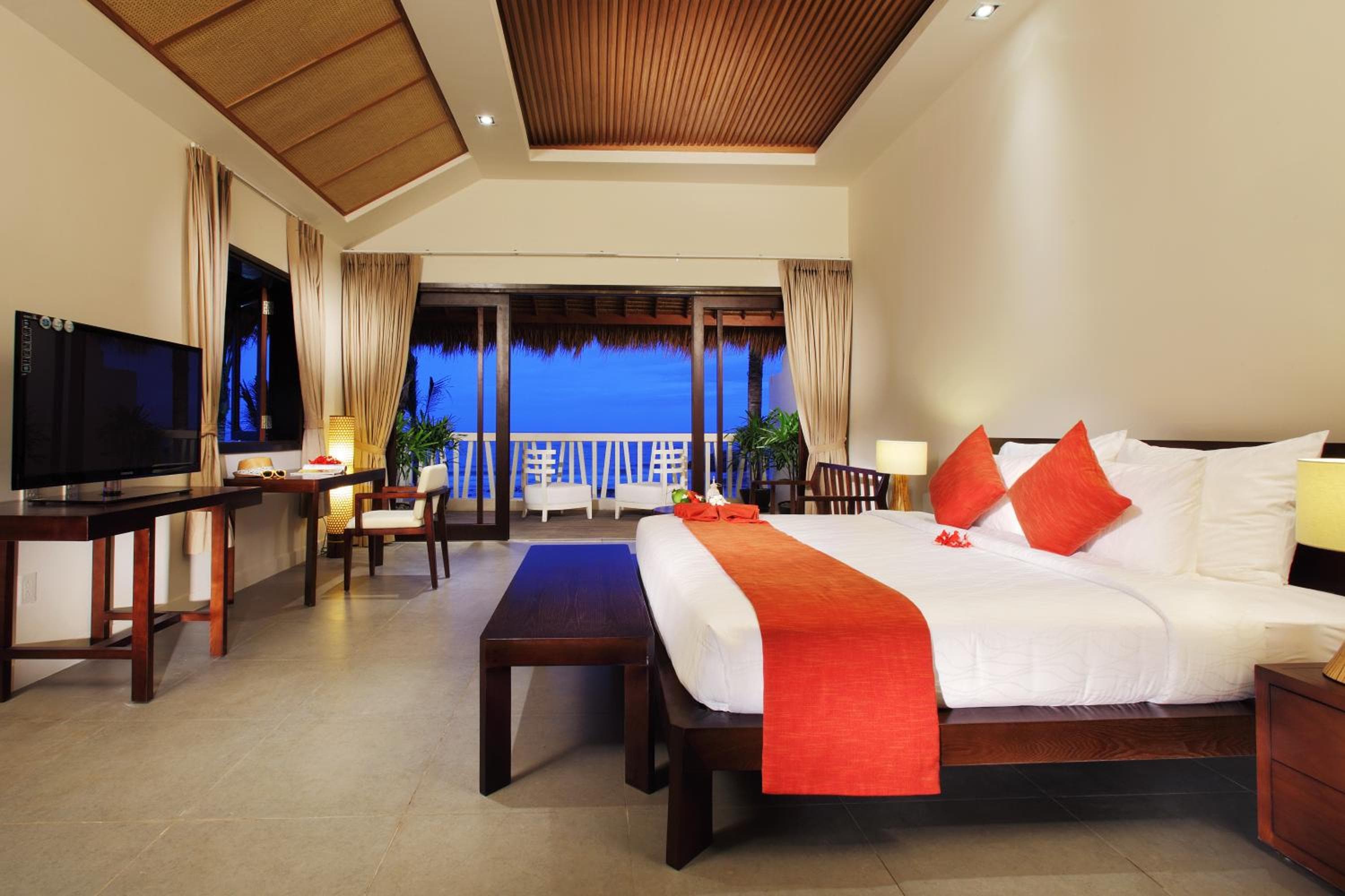 The Cliff Resort & Residences