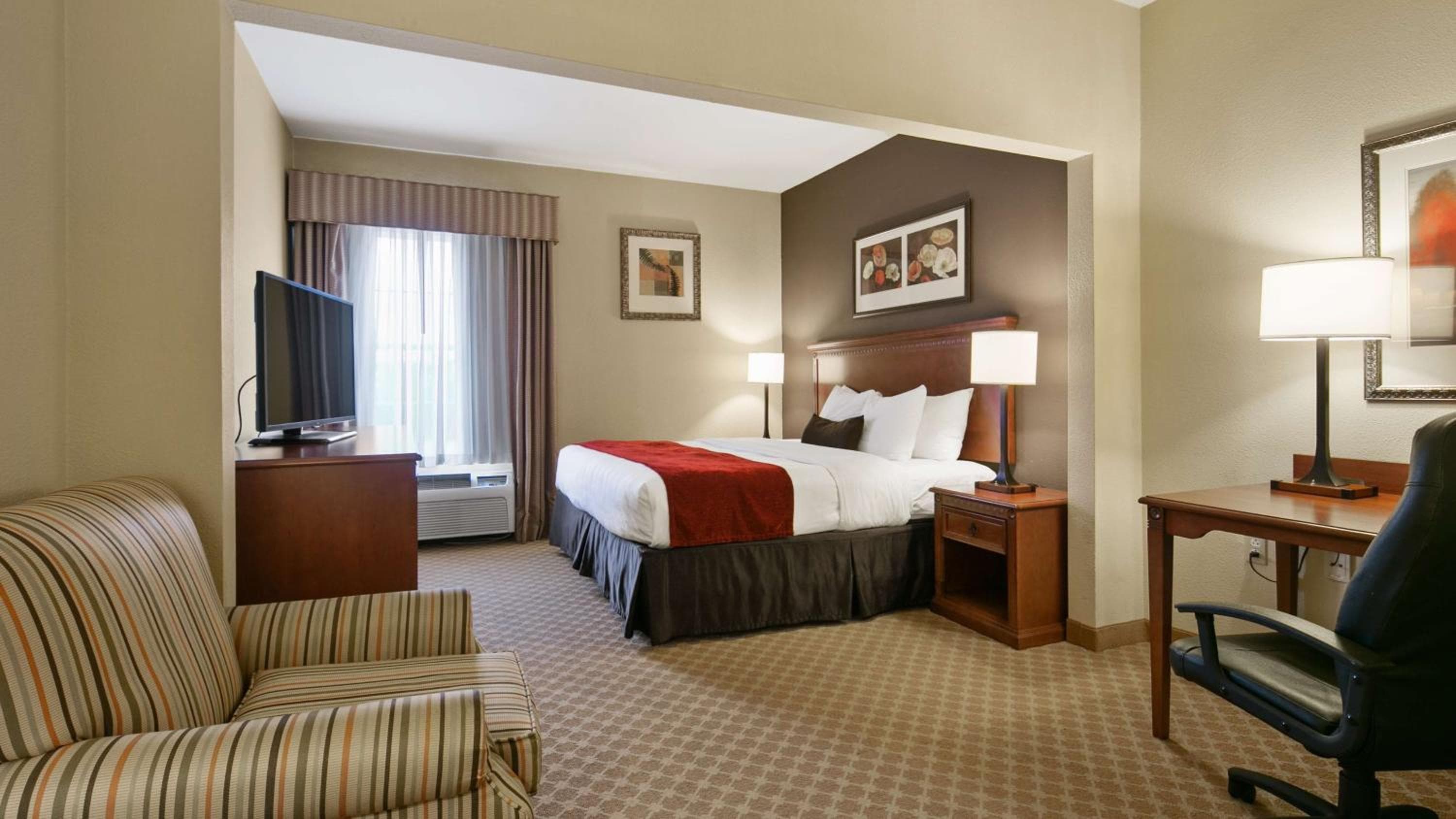 Best Western Plus Georgetown Inn & Suites