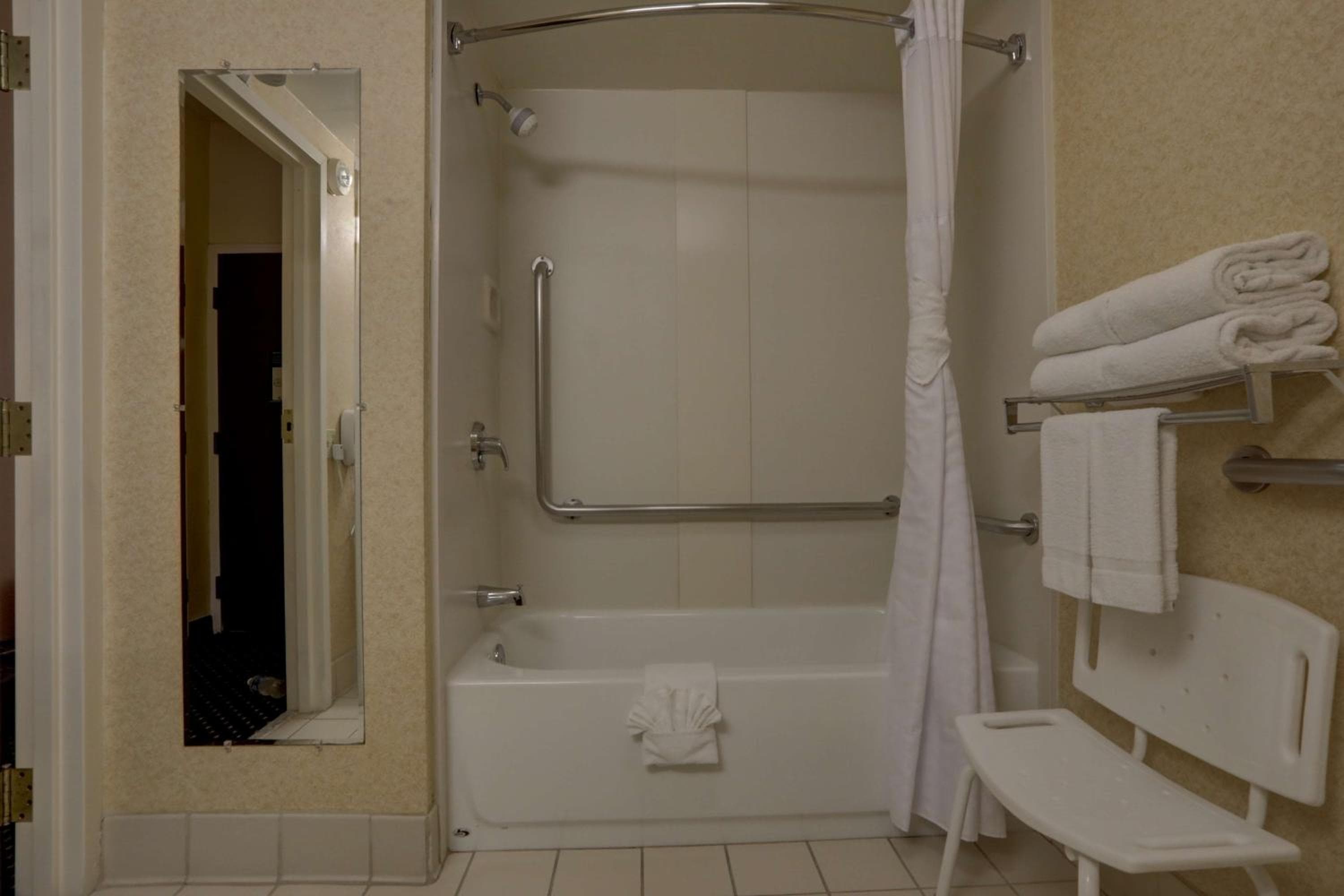 SureStay Plus Hotel by Best Western Chicago Lombard