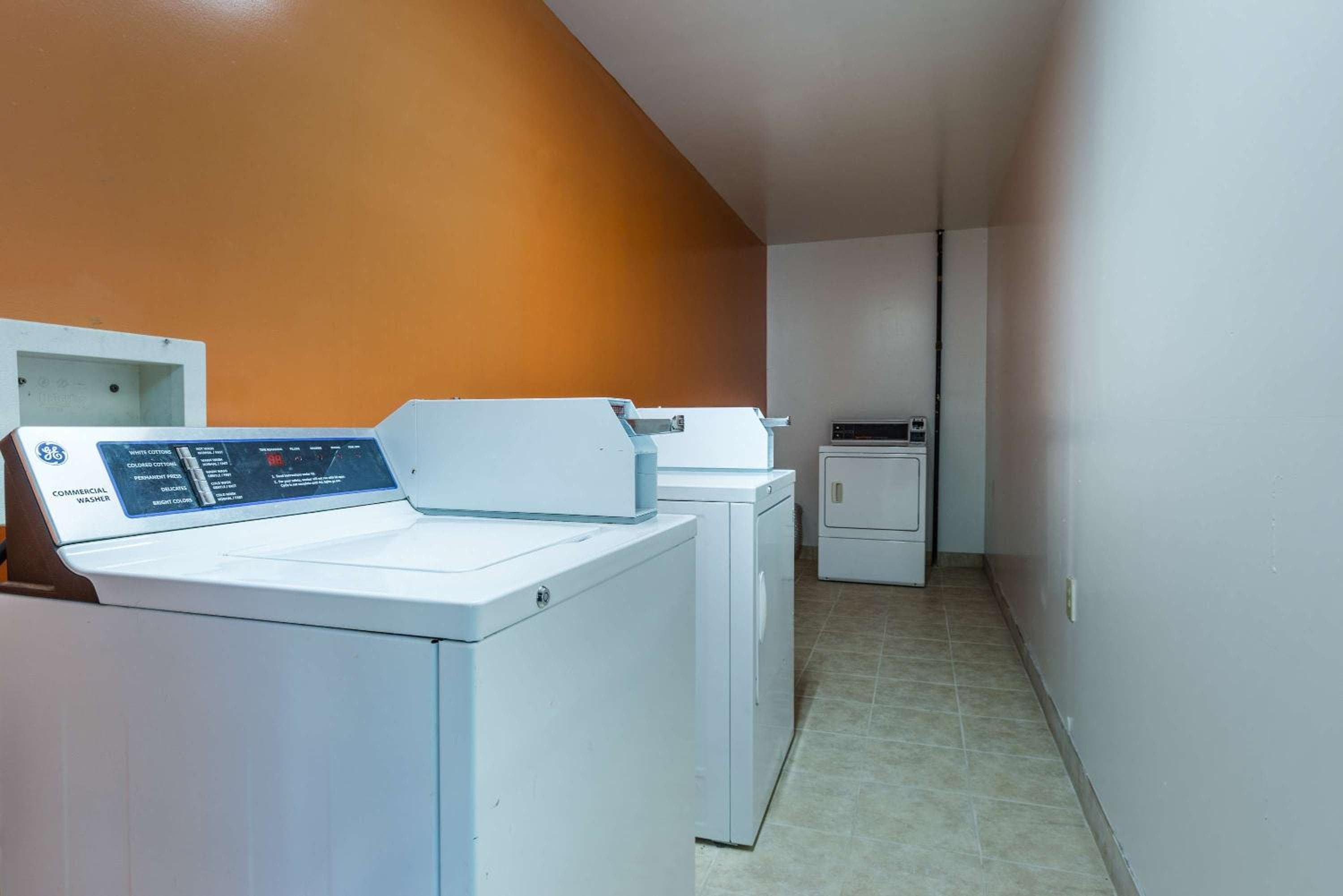 Motel 6-Simpsonville, SC - Greenville
