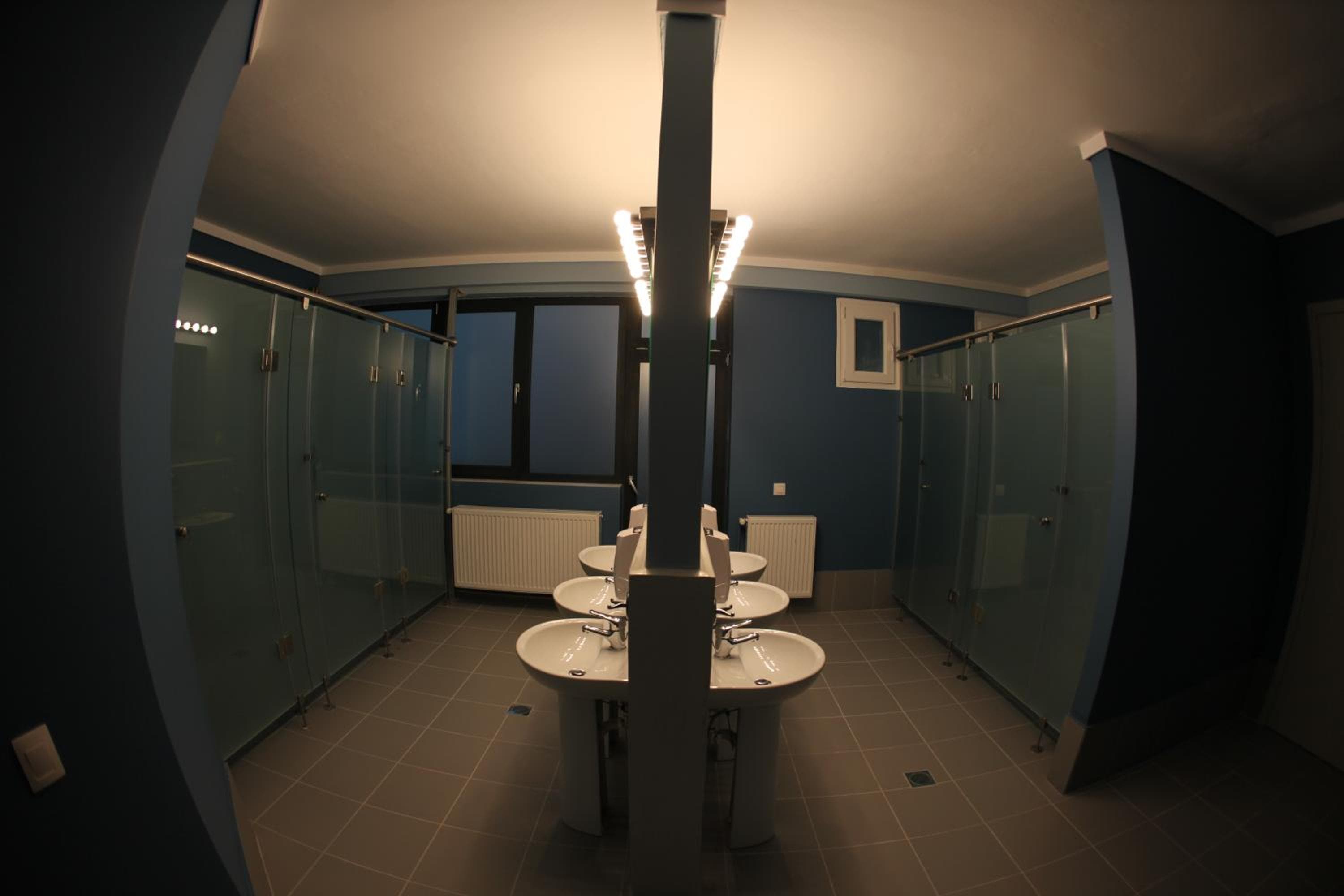 Stay Hybrid Youth Hostel