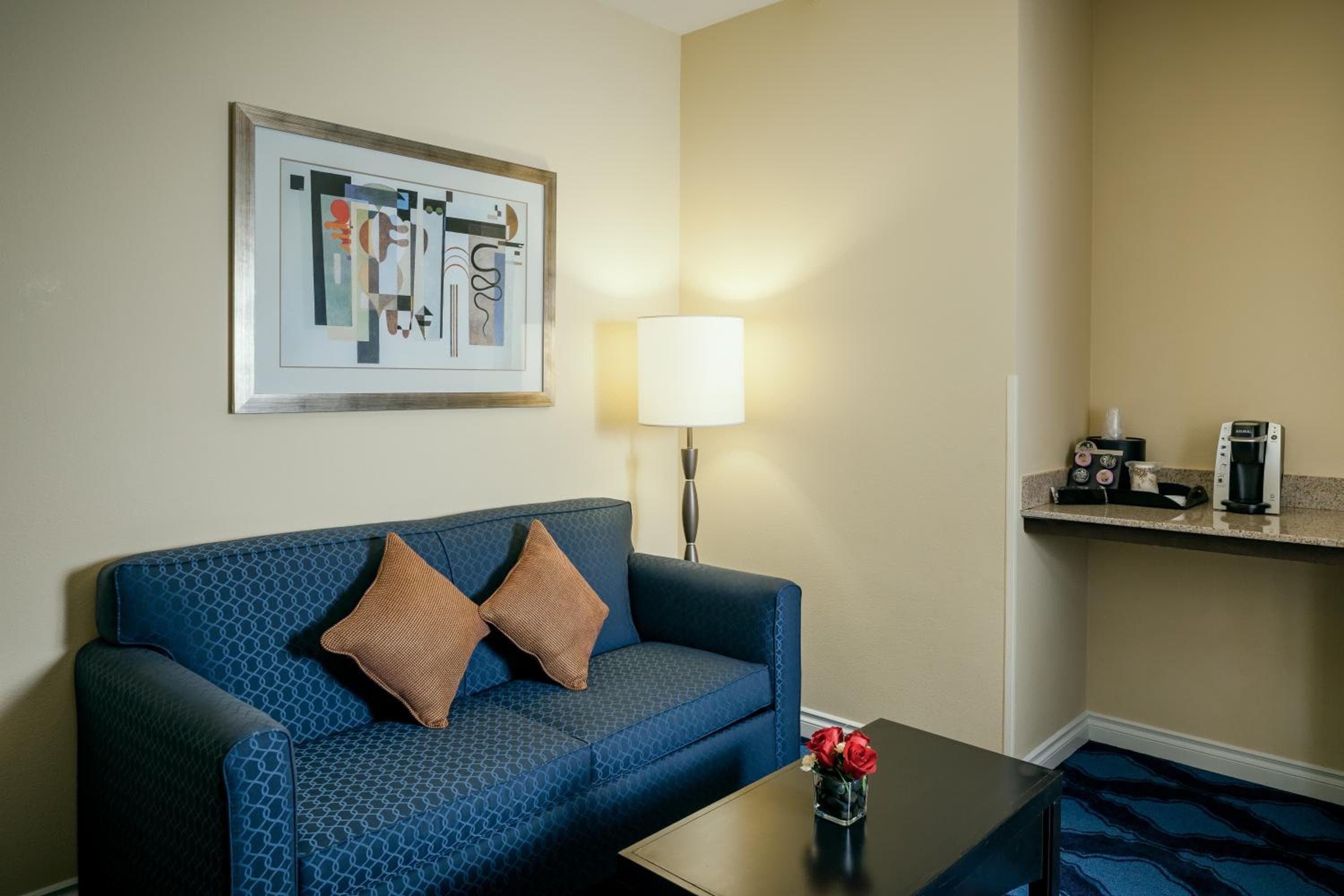 Plaza Inn & Suites at Ashland Creek
