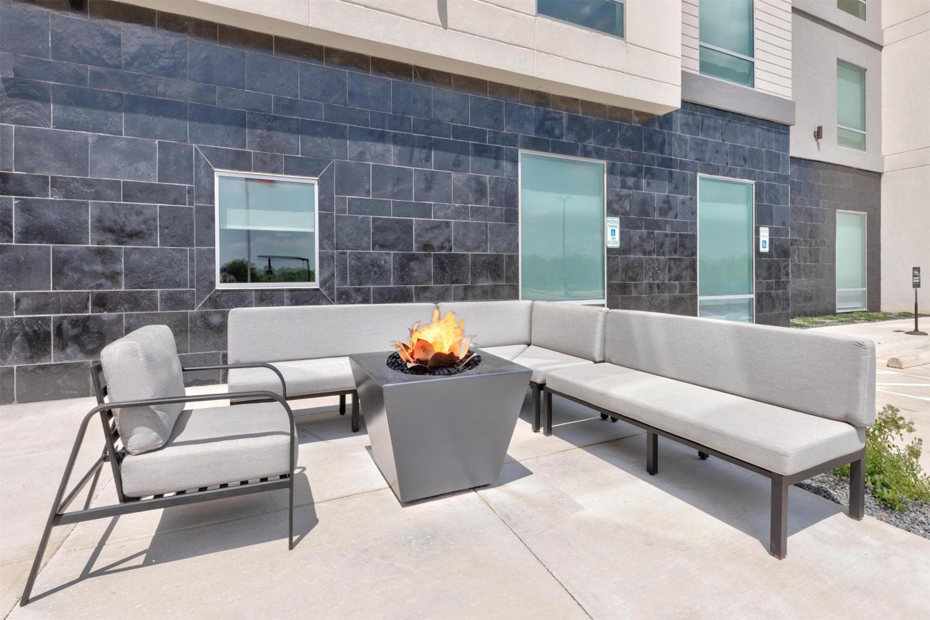 Home2 Suites By Hilton Paris