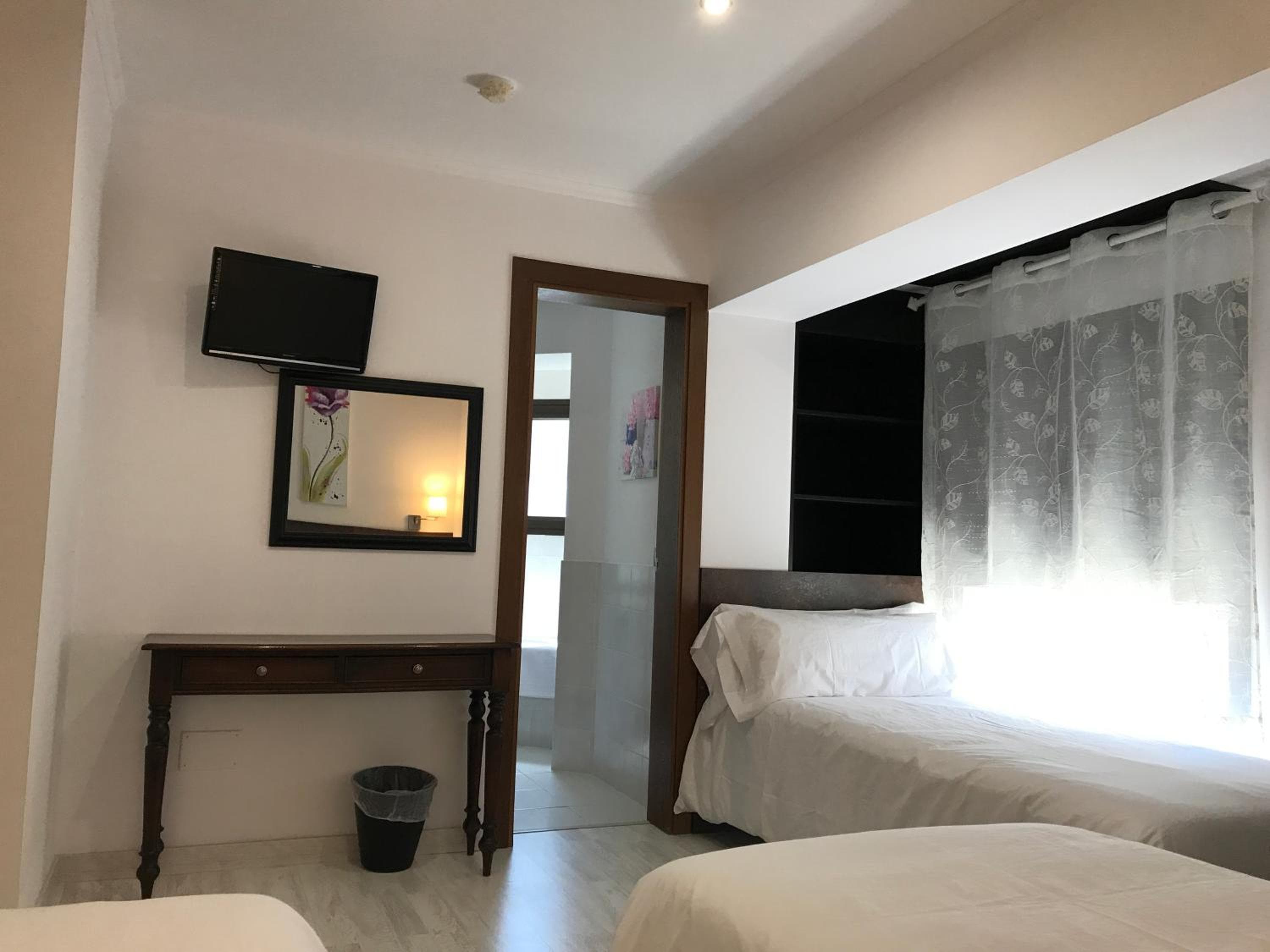 Aston Hotel