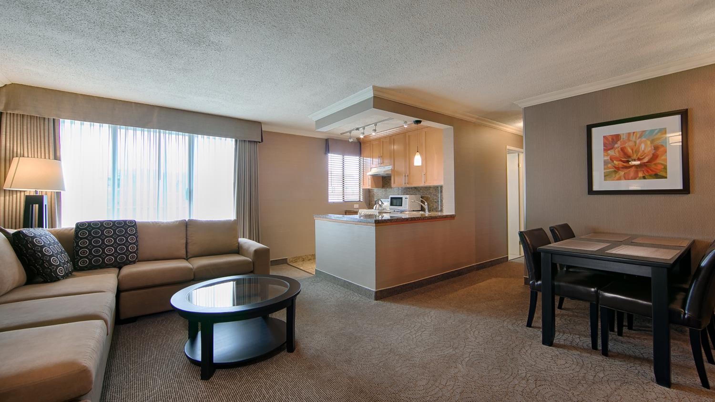 Best Western PLUS Inner Harbour Hotel