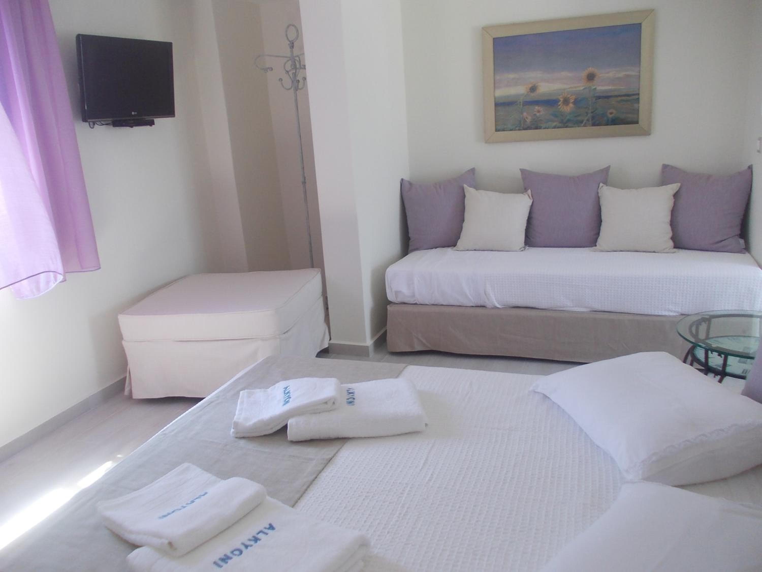 Alkyoni Beach Hotel