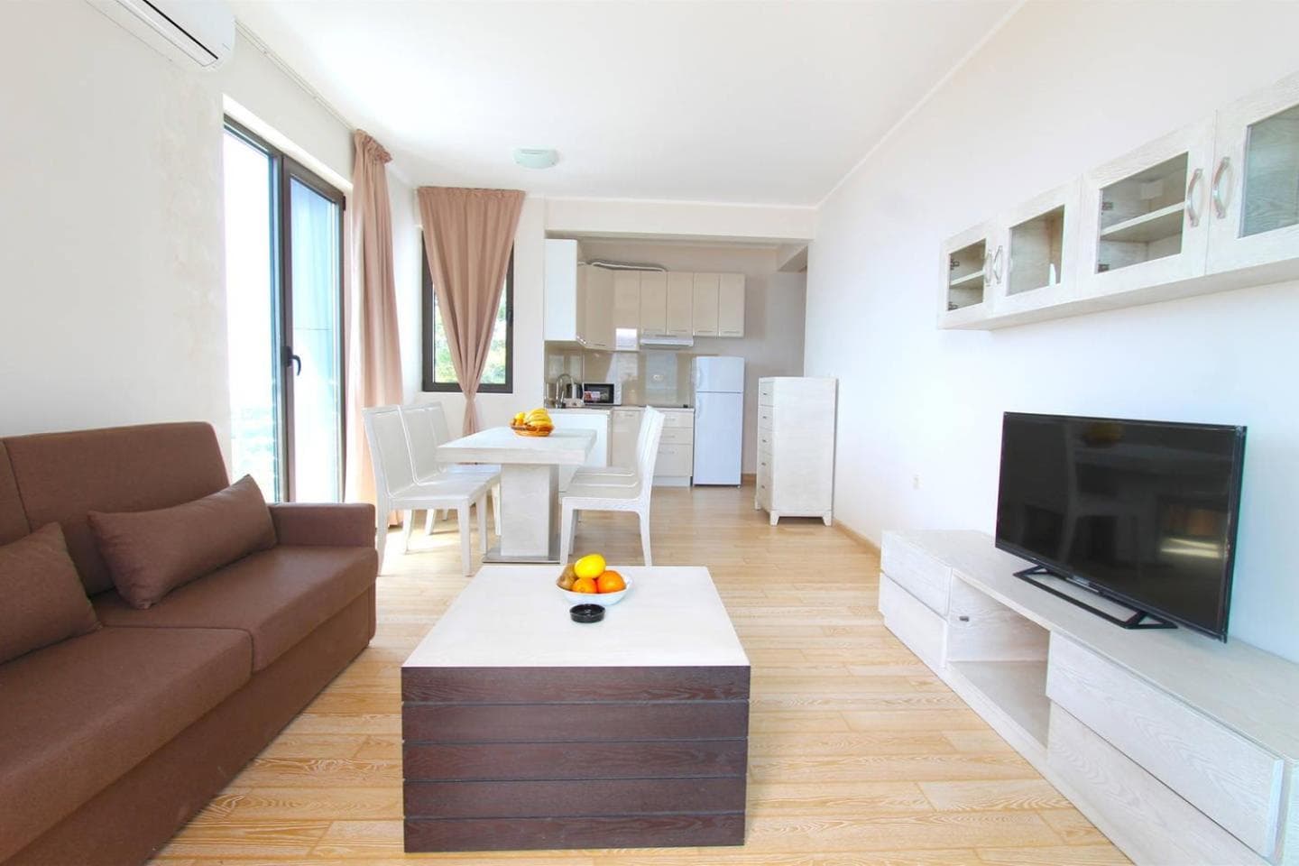 Apartments Aqua