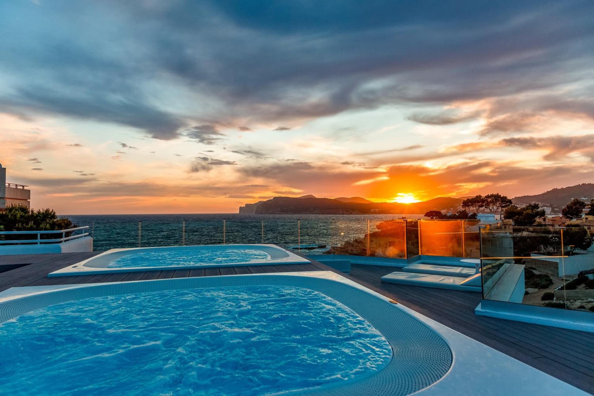 FERGUS Style Cala Blanca Suites