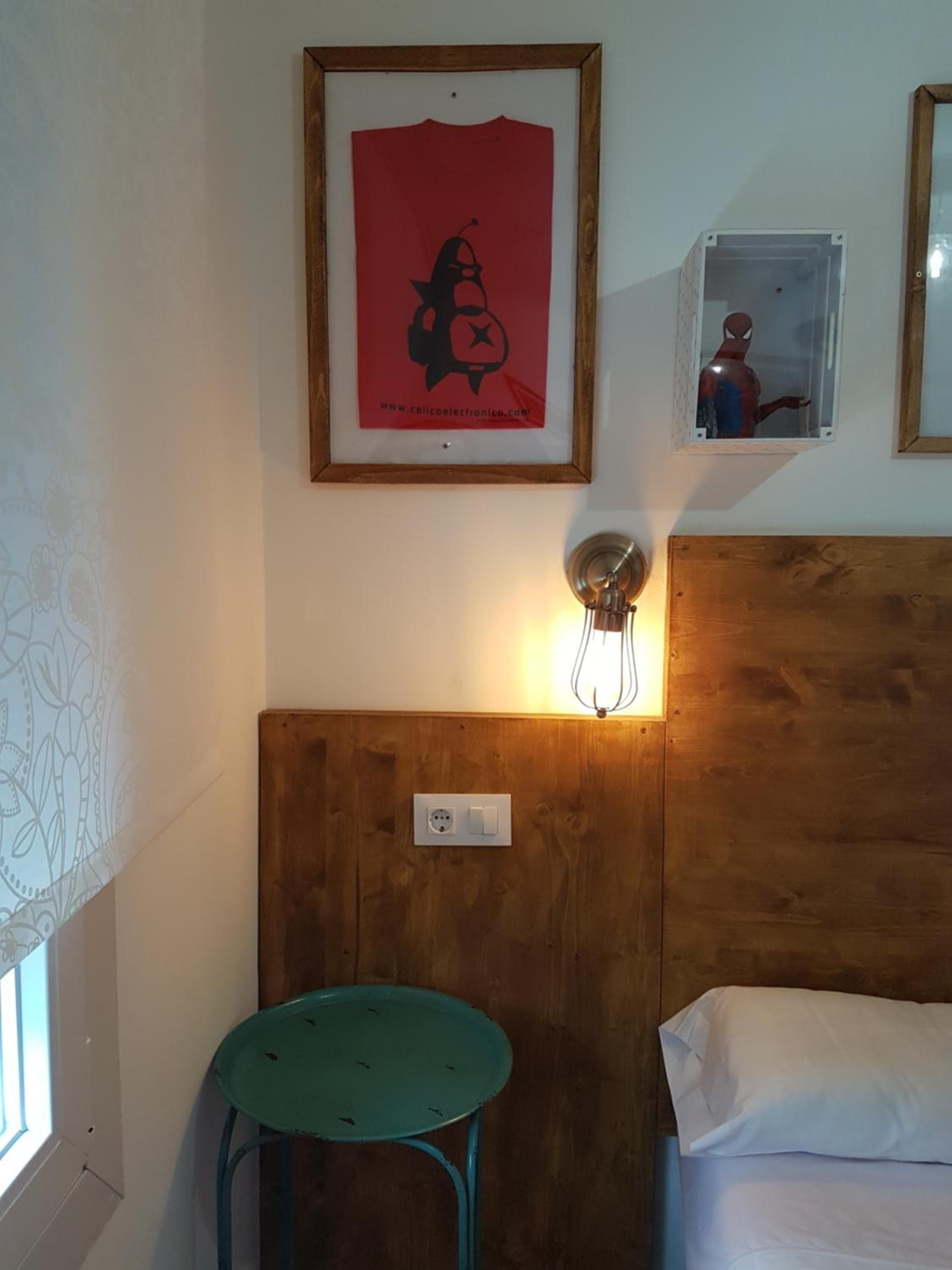 Barri Antic Hostel & Pub