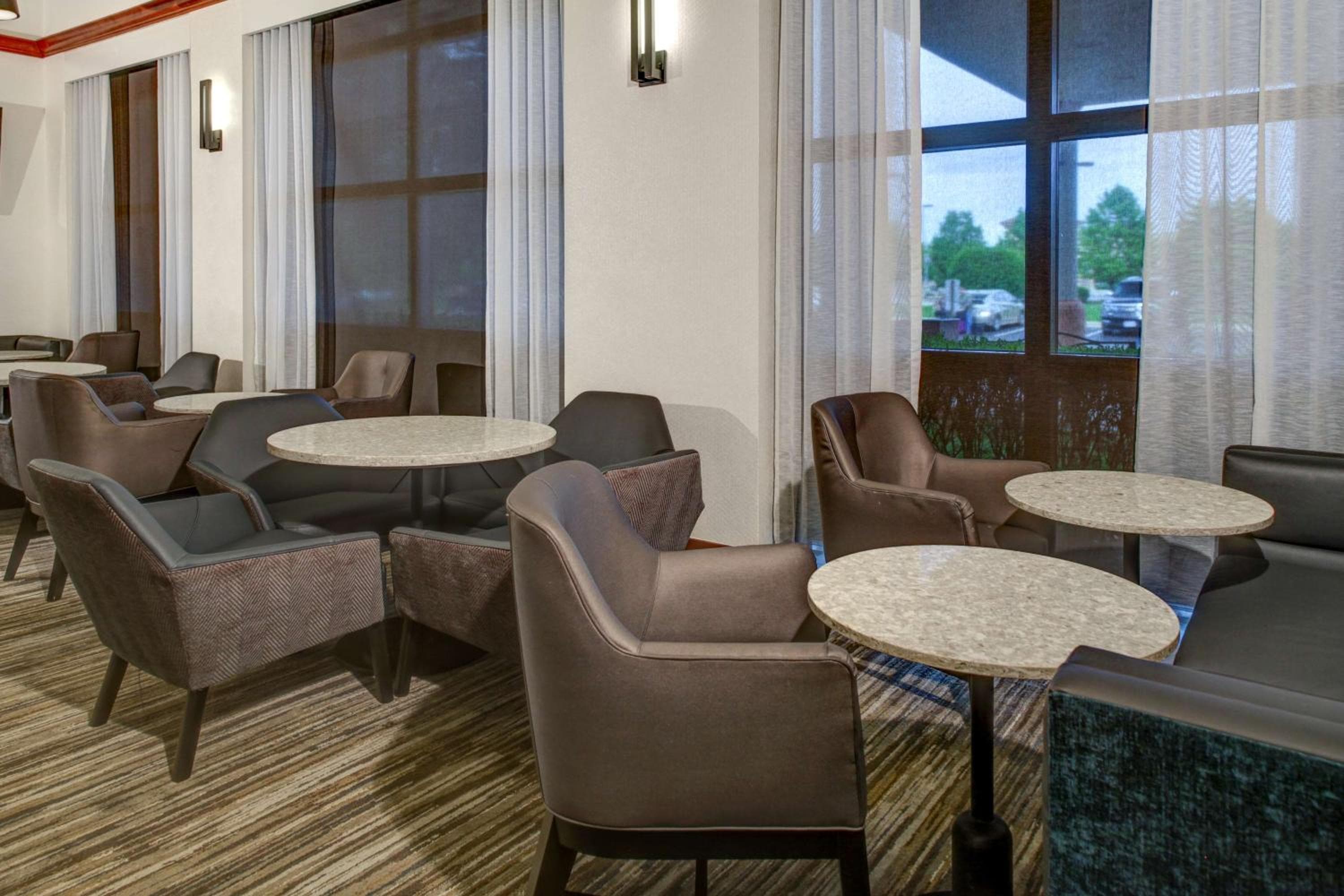 Hyatt Place Pittsburgh Airport - Robinson Mall