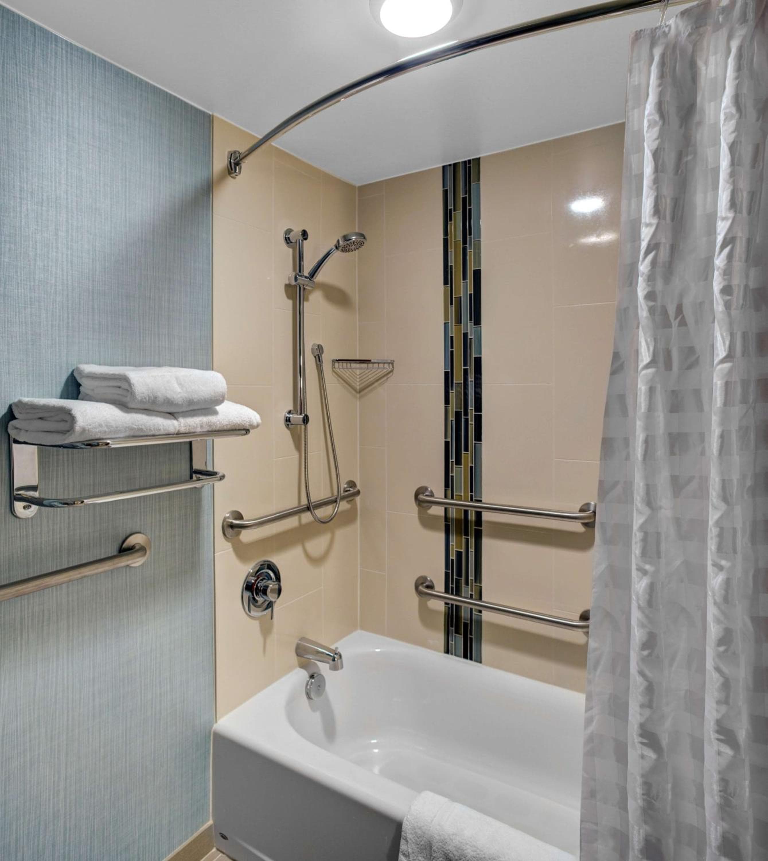 Hyatt Place Pittsburgh Airport - Robinson Mall