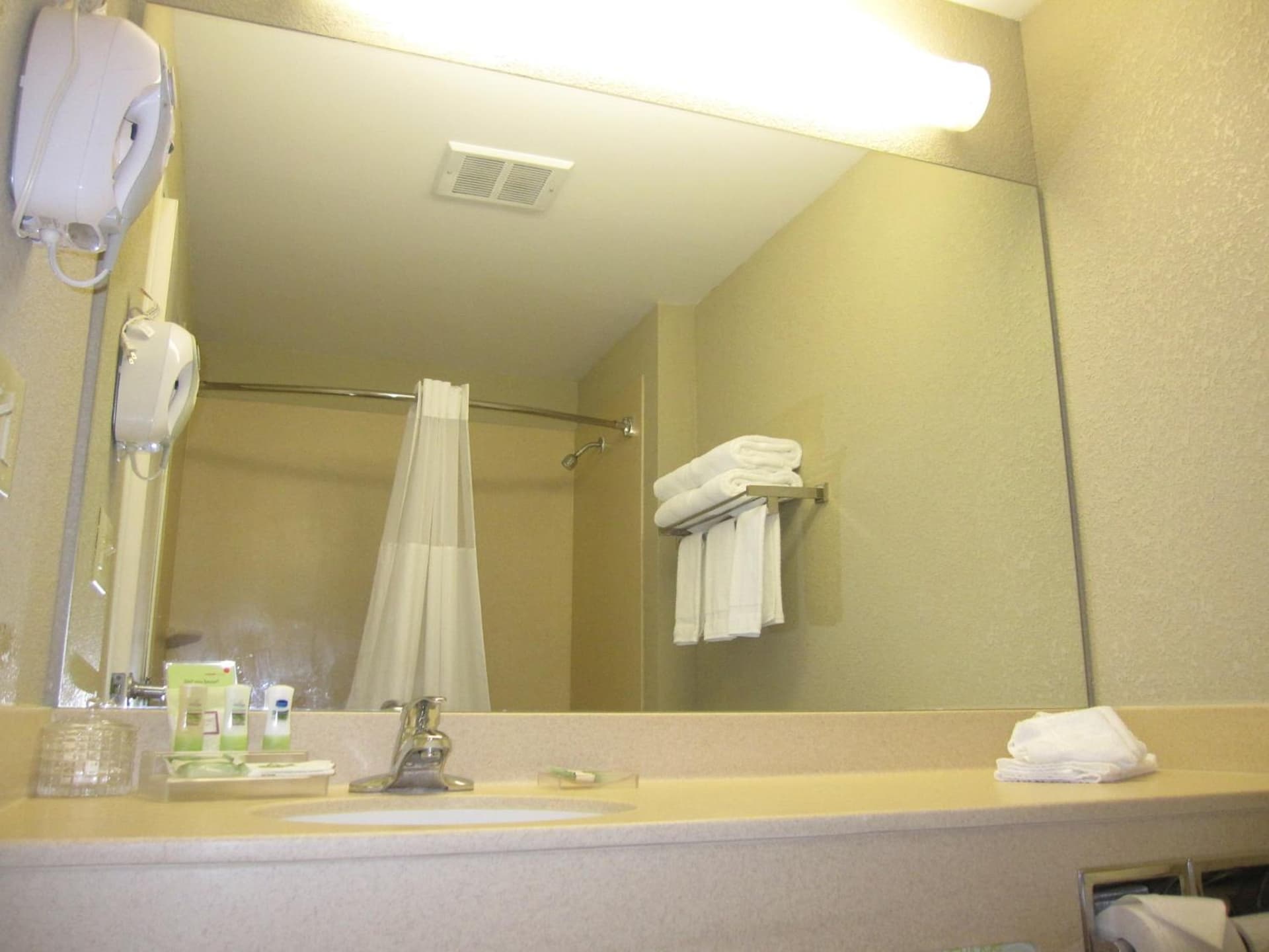 Country Inn & Suites by Radisson, Ithaca, NY
