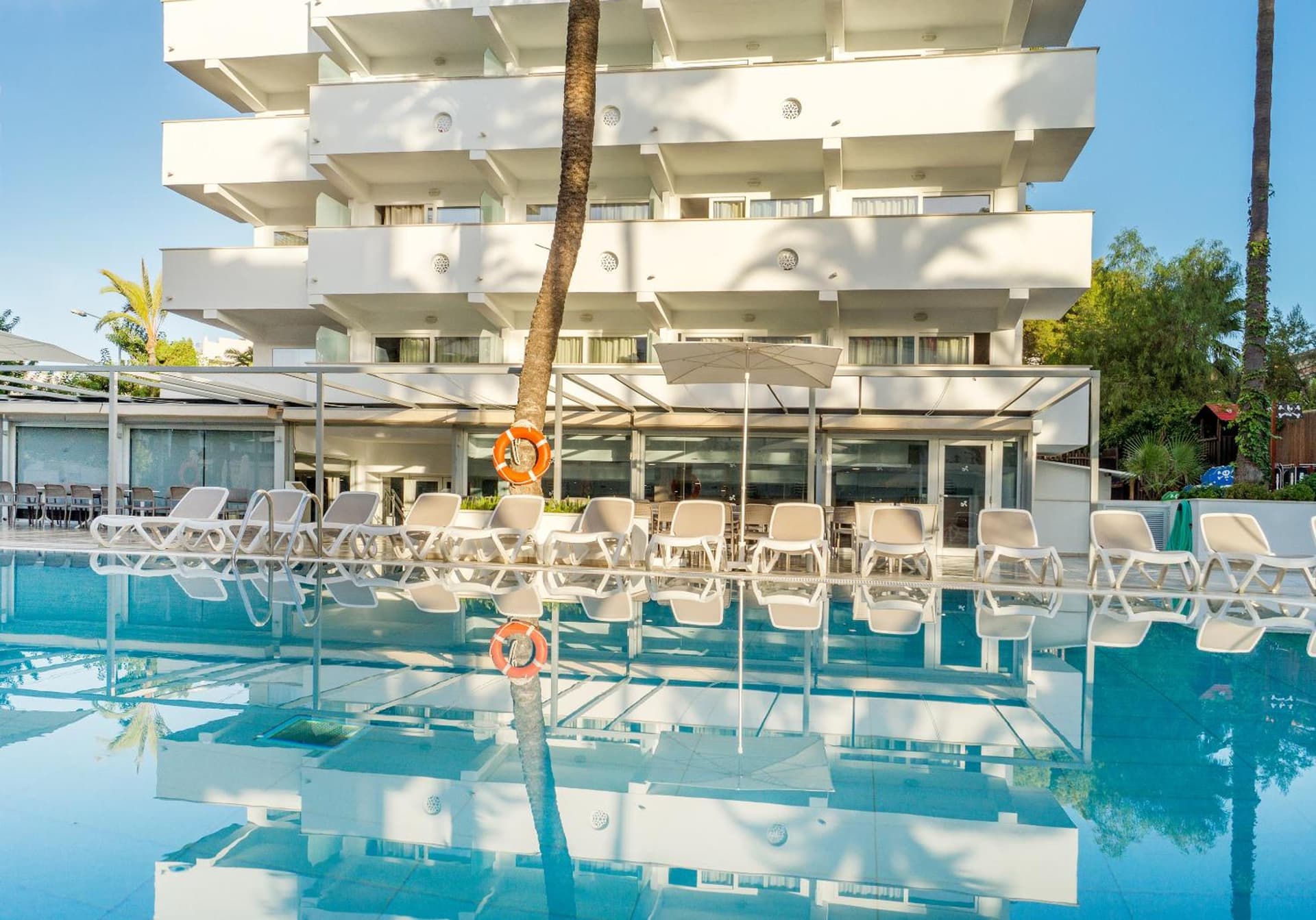 Globales Panamá - Adults Only