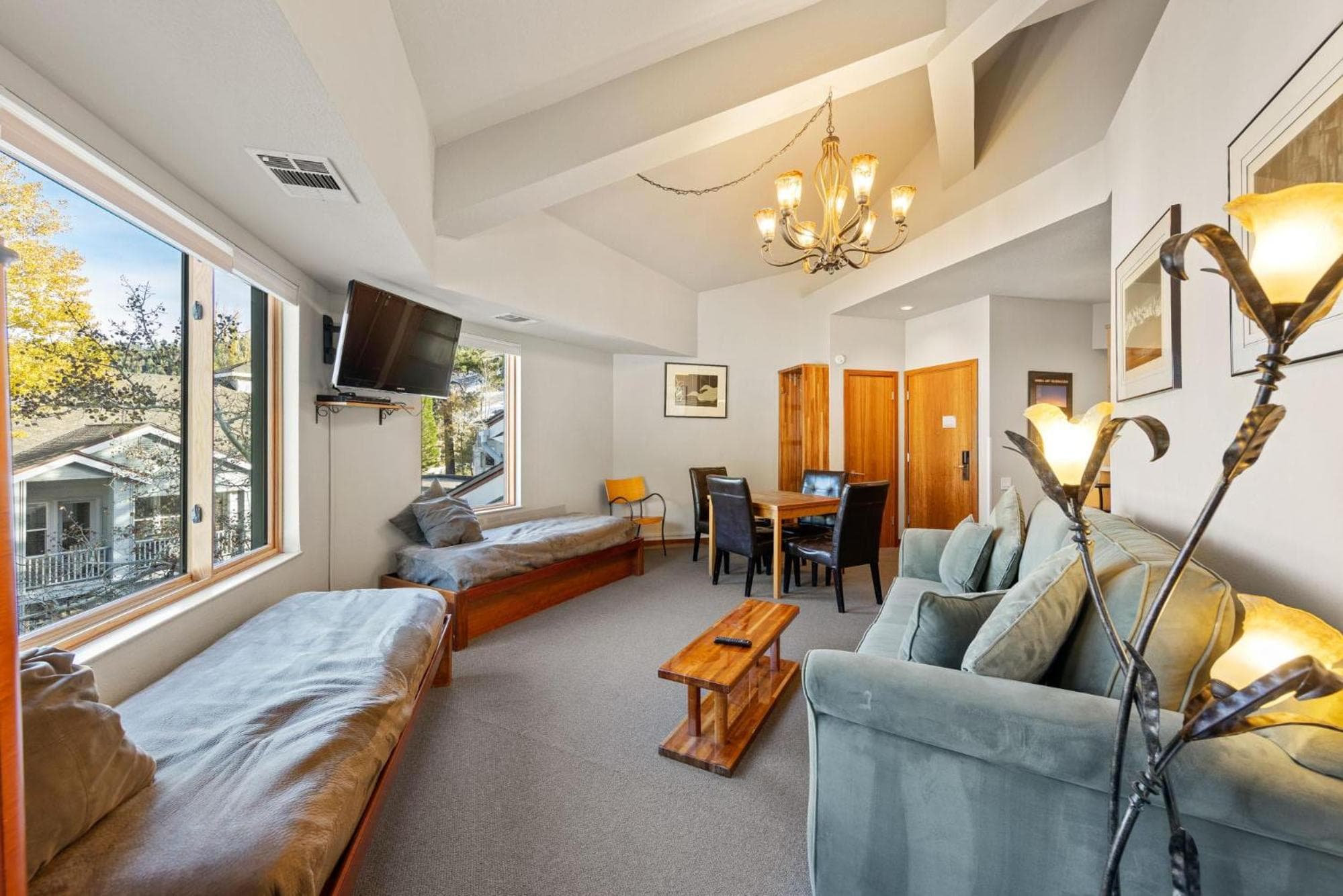 Palisades Tahoe Lodge Rentals Premium One Bedroom #321