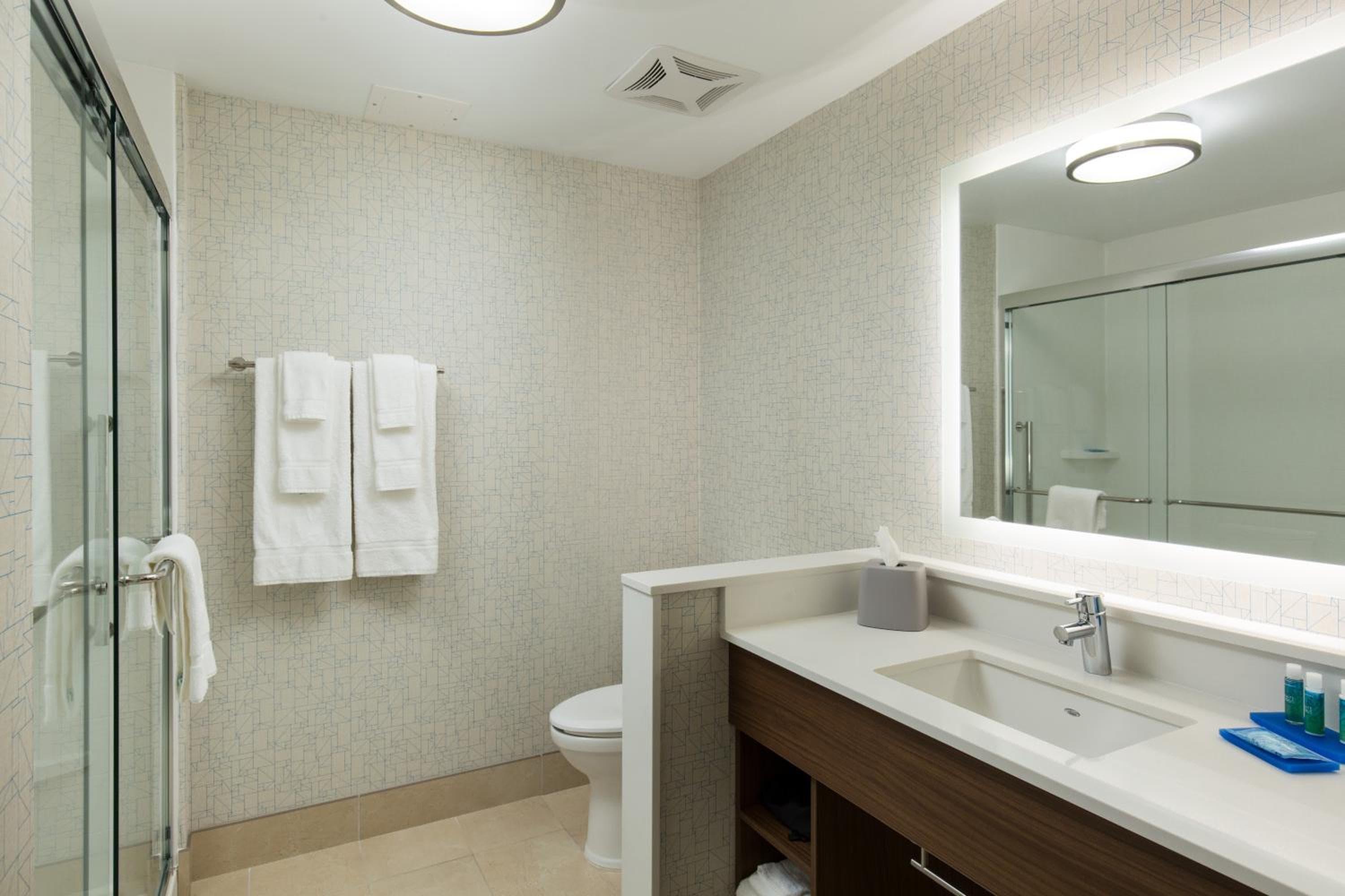 Holiday Inn Express Visalia-Sequoia Gateway Area by IHG