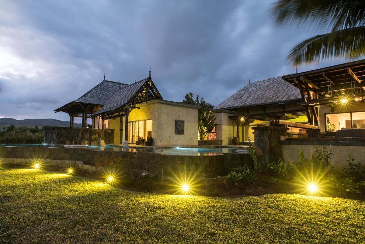 Villa Solara by Oazure