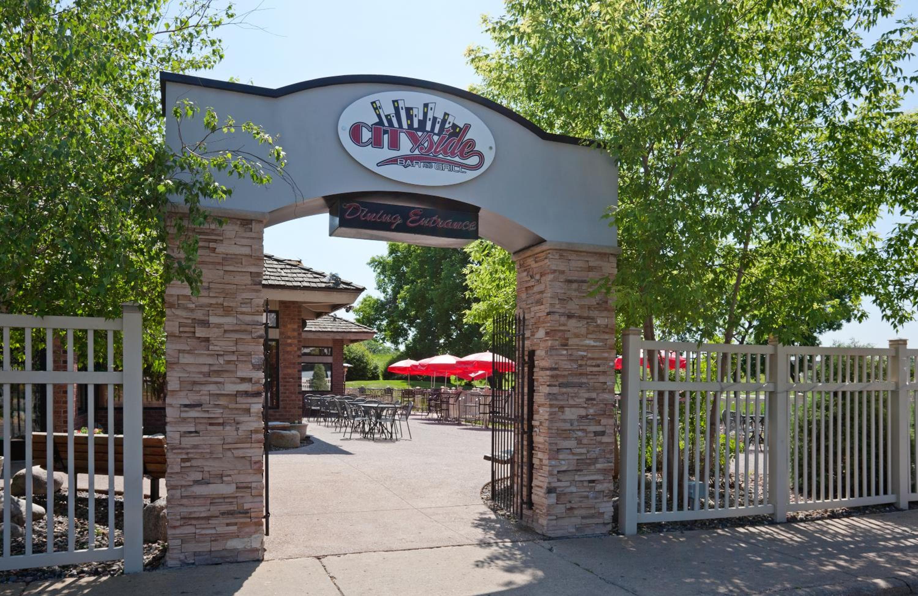 Country Inn & Suites by Radisson, Near The National Sports Center, Coon Rapids, MN