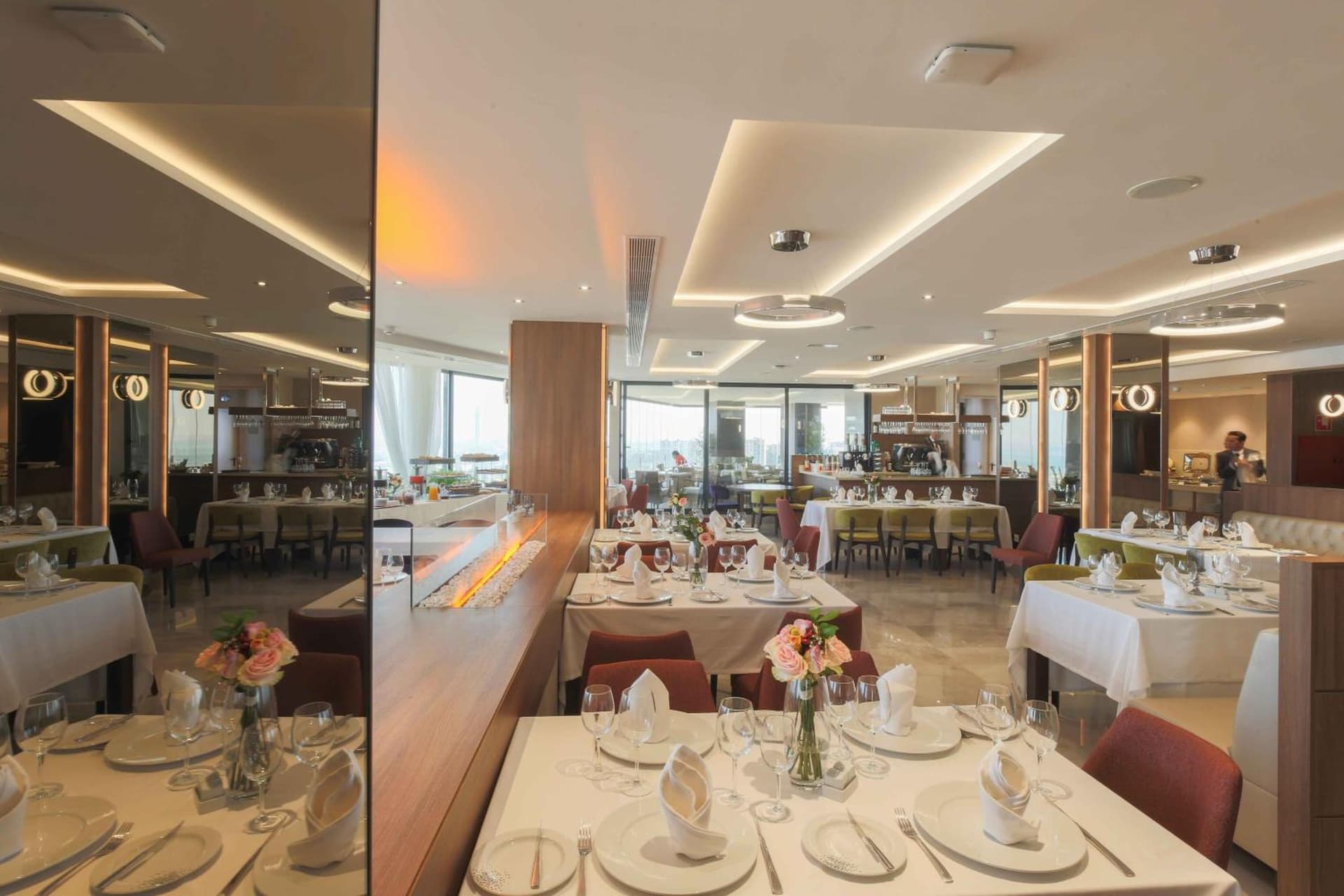 Lamaraz Hotels