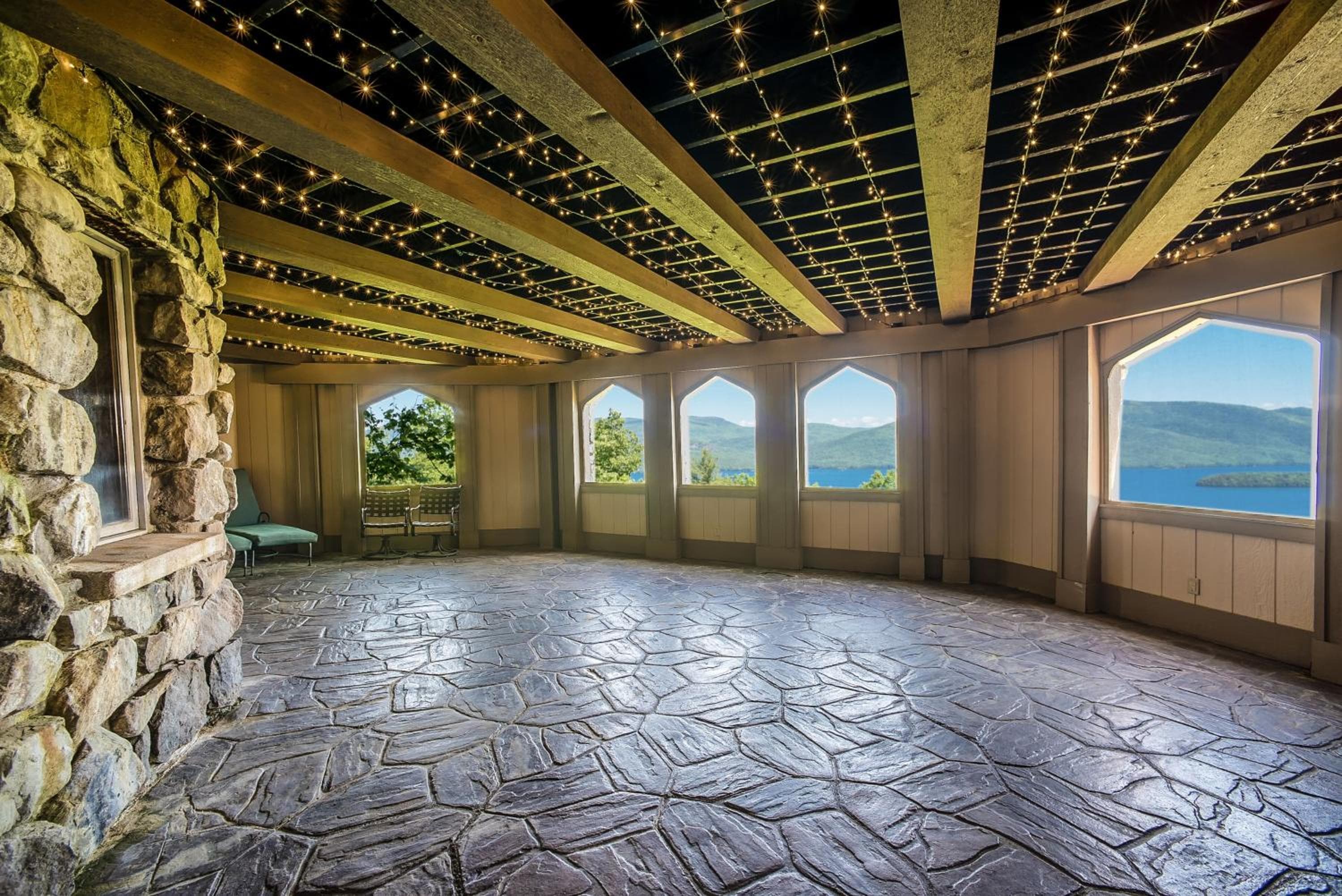 HIGHLANDS CASTLE overlooking Lake George plus 2 other CASTLES & SUITES