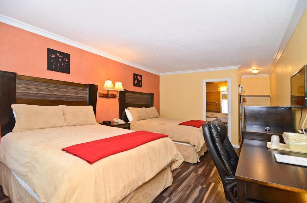 Santa Clarita Motel - Near six Flags Magic Mountain - Valencia