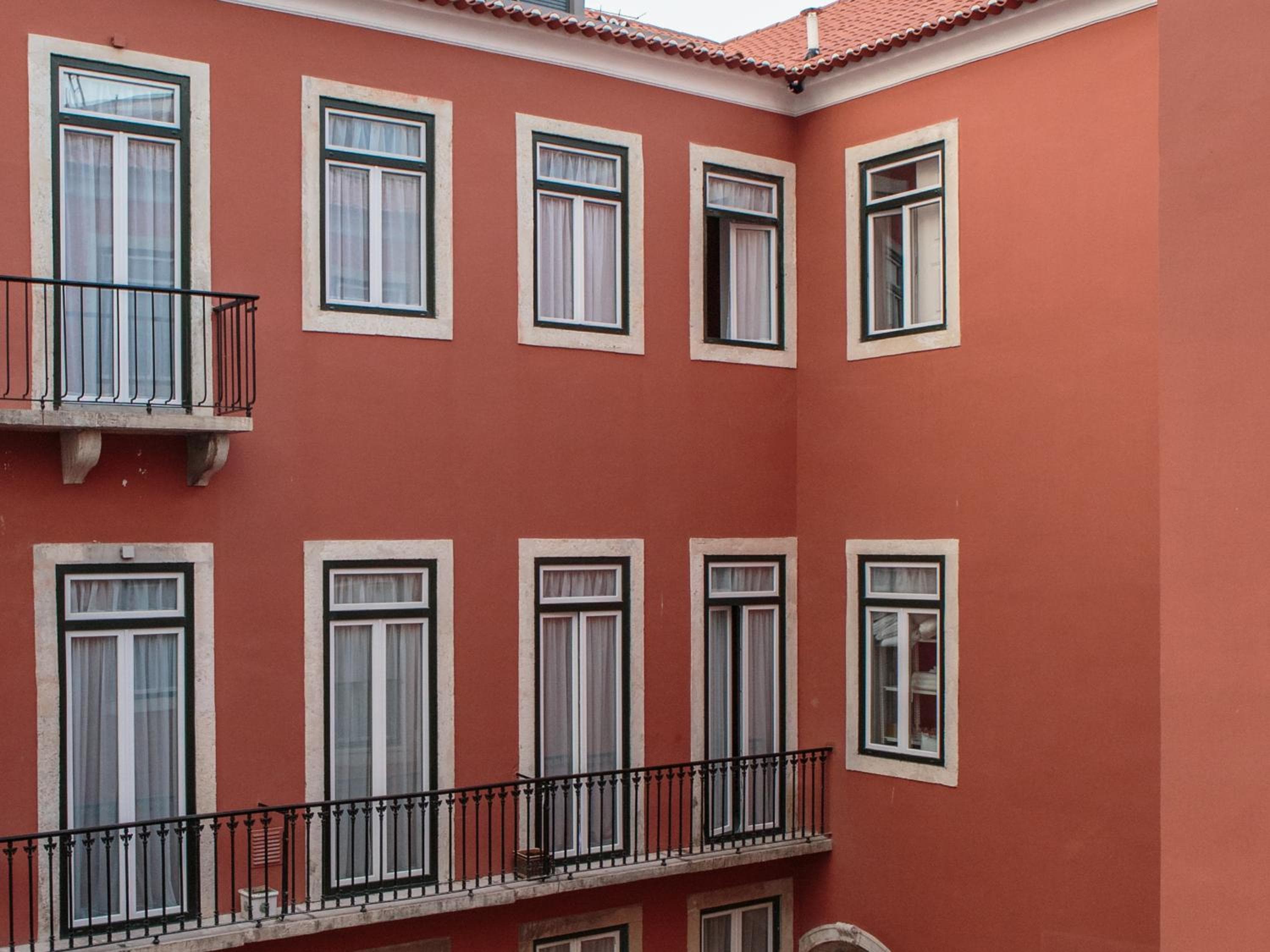 Dear Lisbon - Gallery House