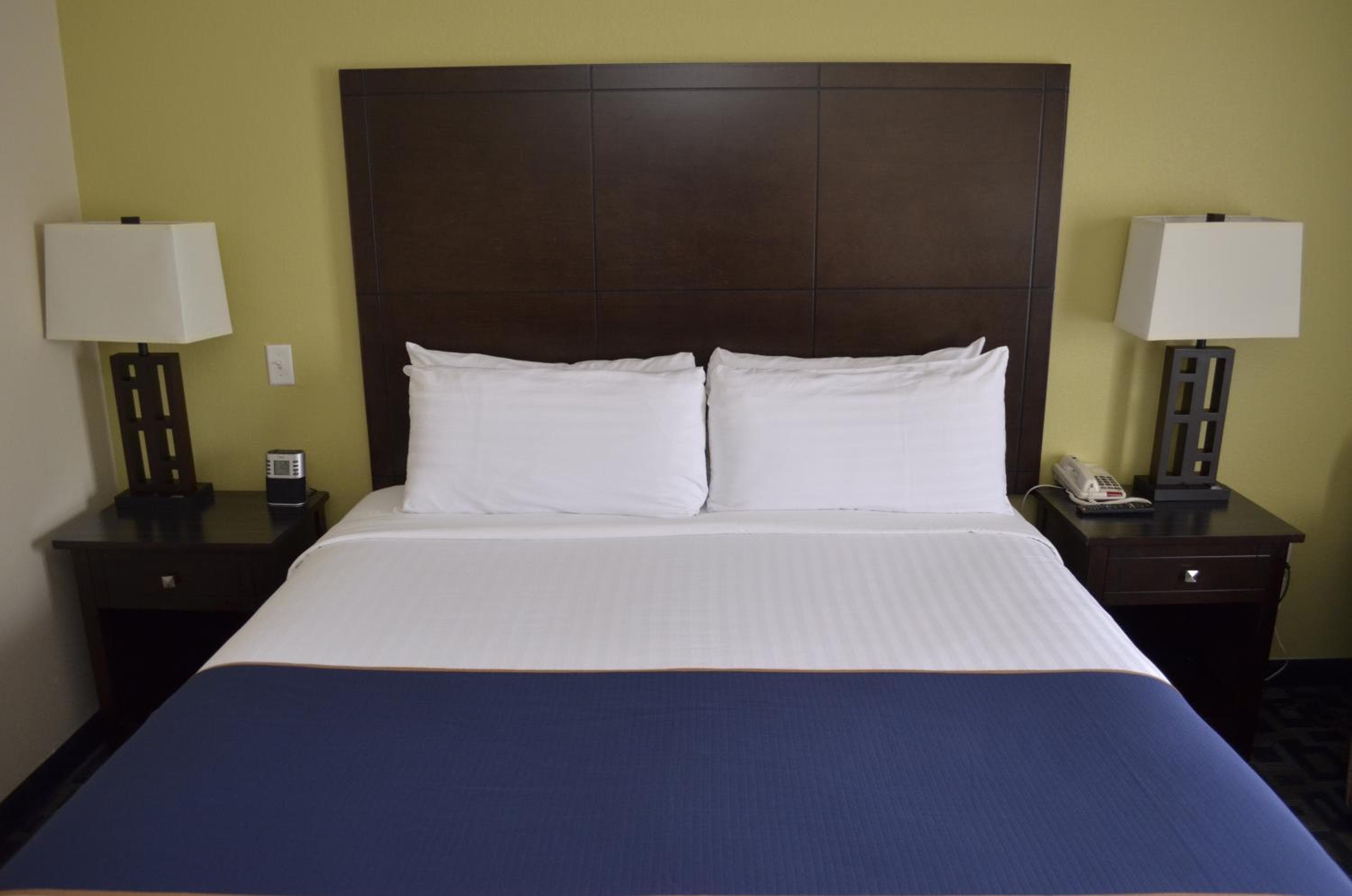 Super 8 by Wyndham Irving/DFW Apt/North