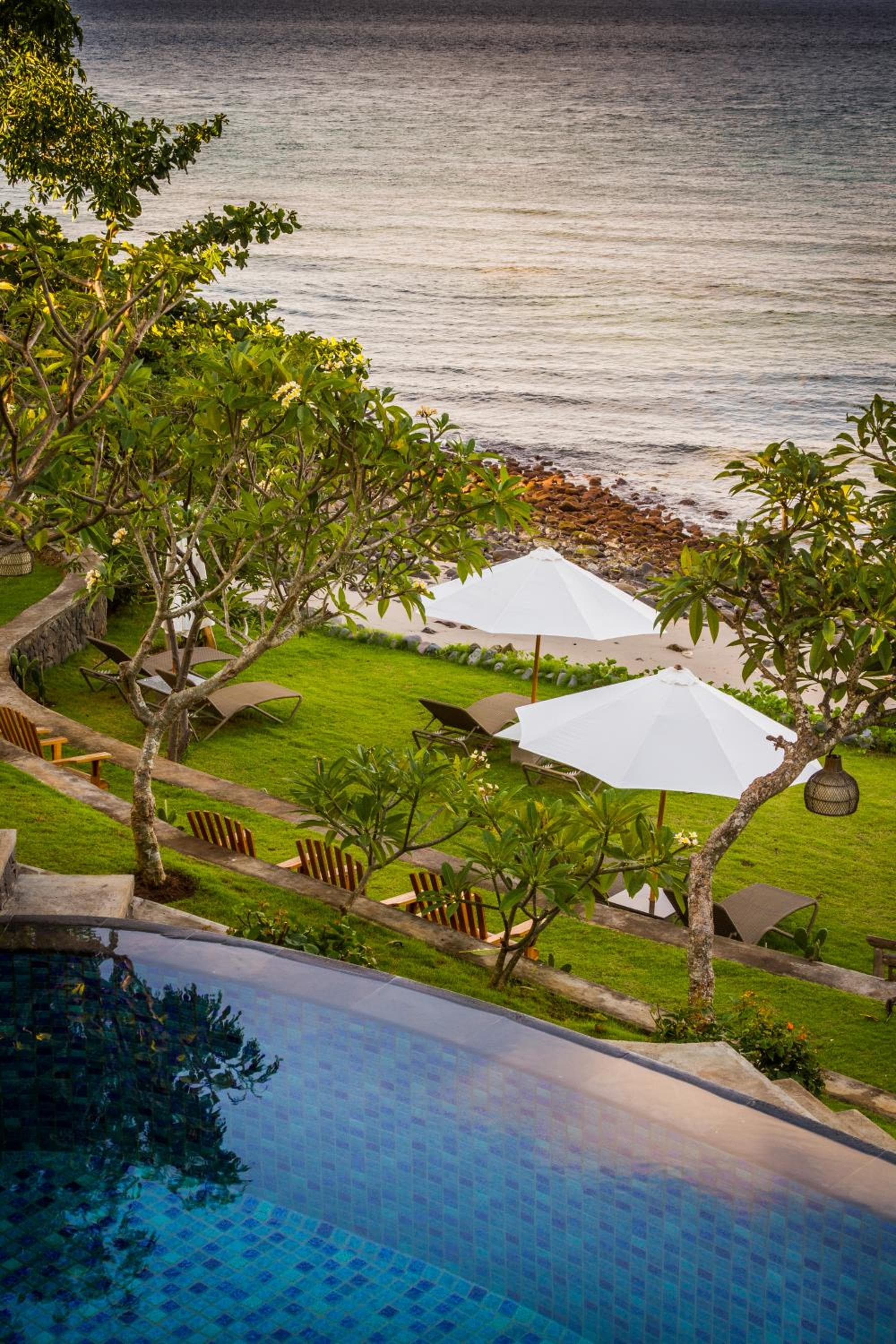 Aquamarine Beach Villas
