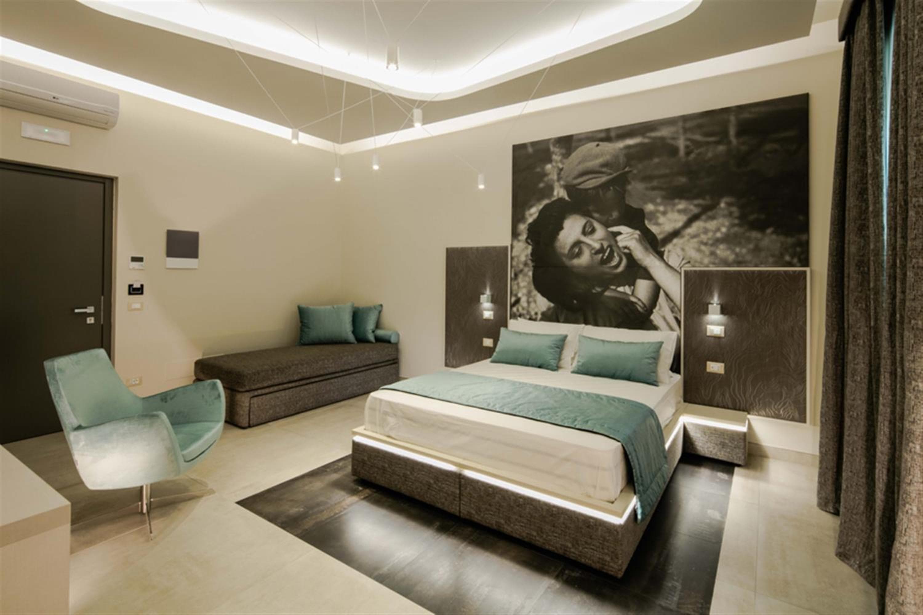Via Veneto Luxury Suites