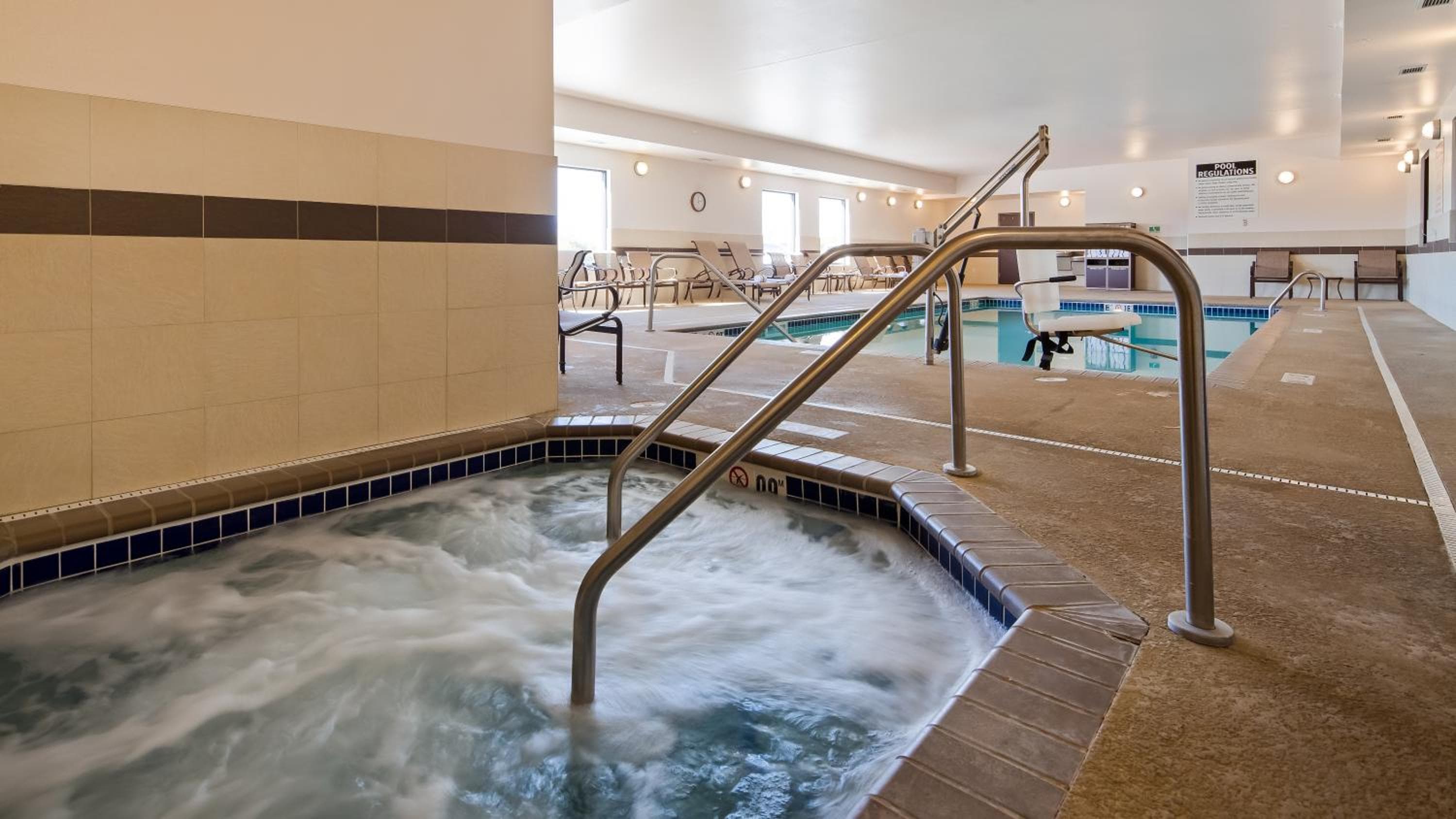 Best Western Plus Lincoln Inn & Suites
