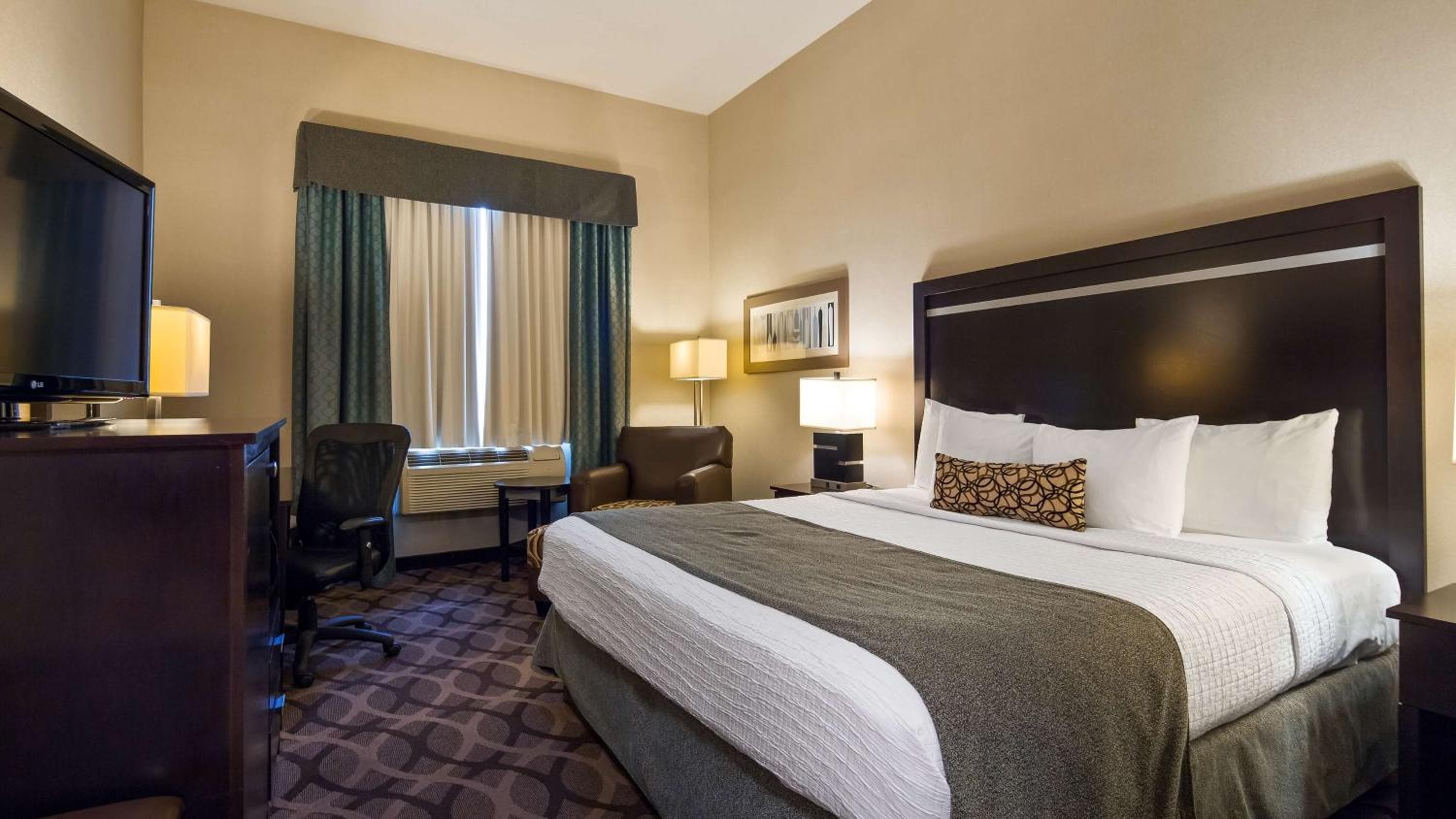 Best Western Plus Travel Hotel Toronto Airport