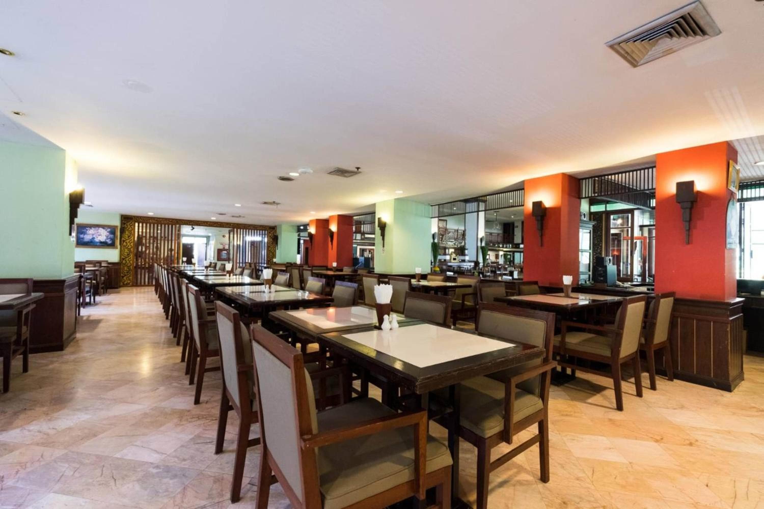 Jomtien Thani Hotel