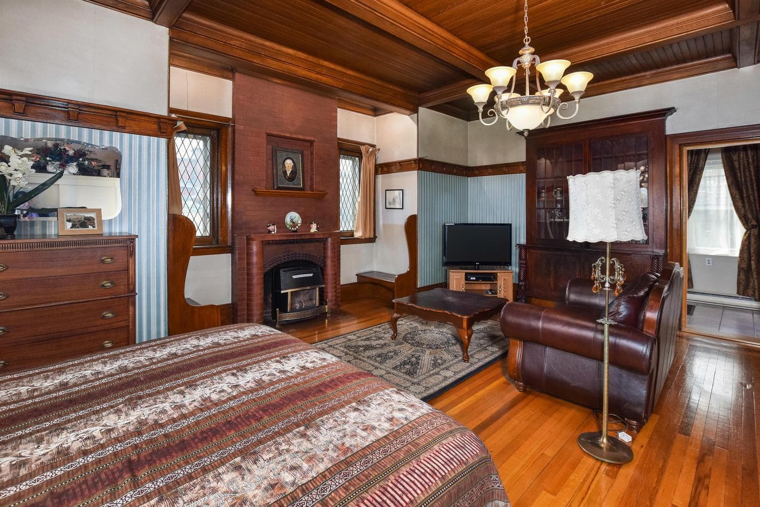 Noble Suites