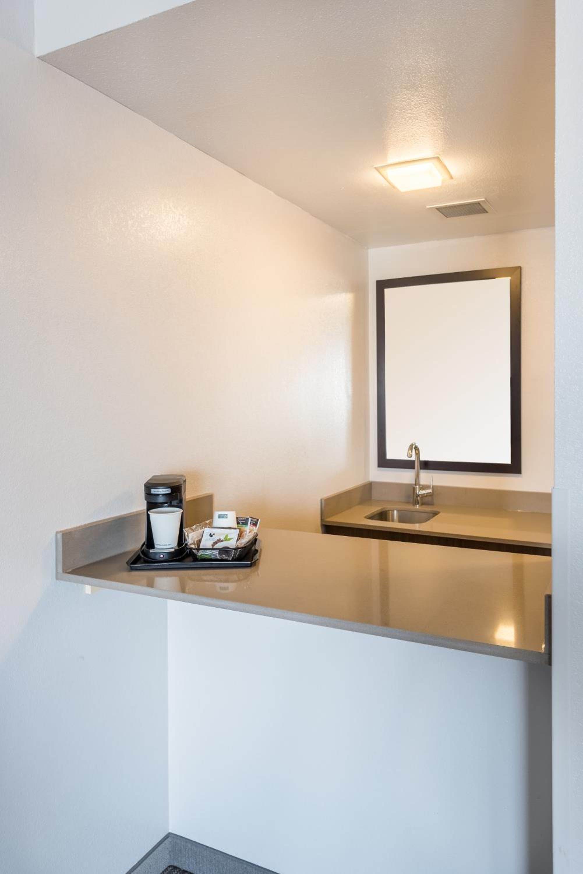 Country Inn & Suites by Radisson, Cookeville, TN