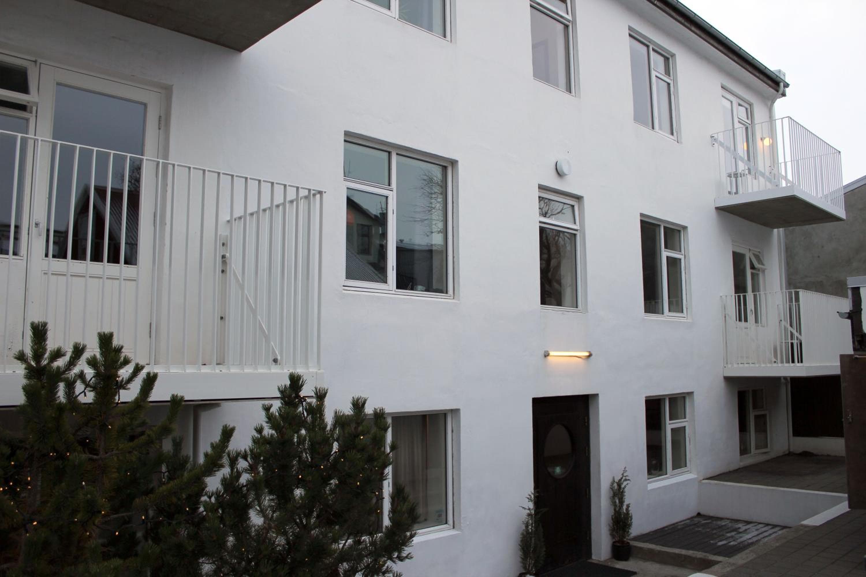 Astro Apartments