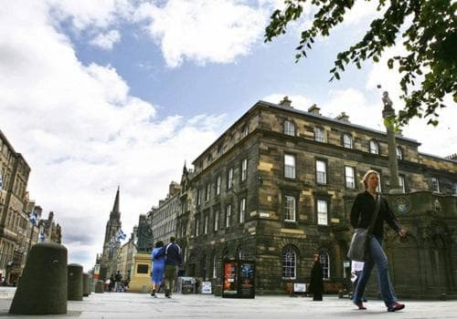 Parliament Sq (apt 3) Royal Mile